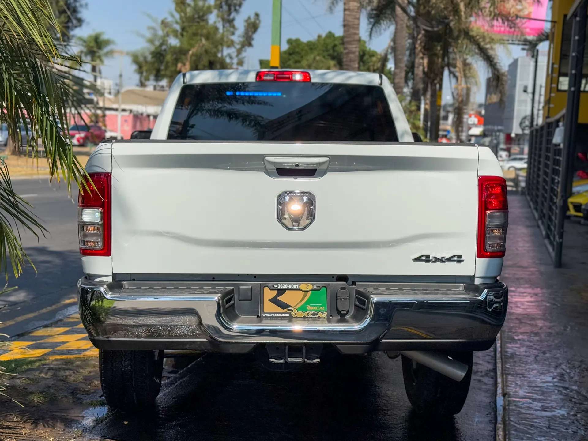 Car image 8