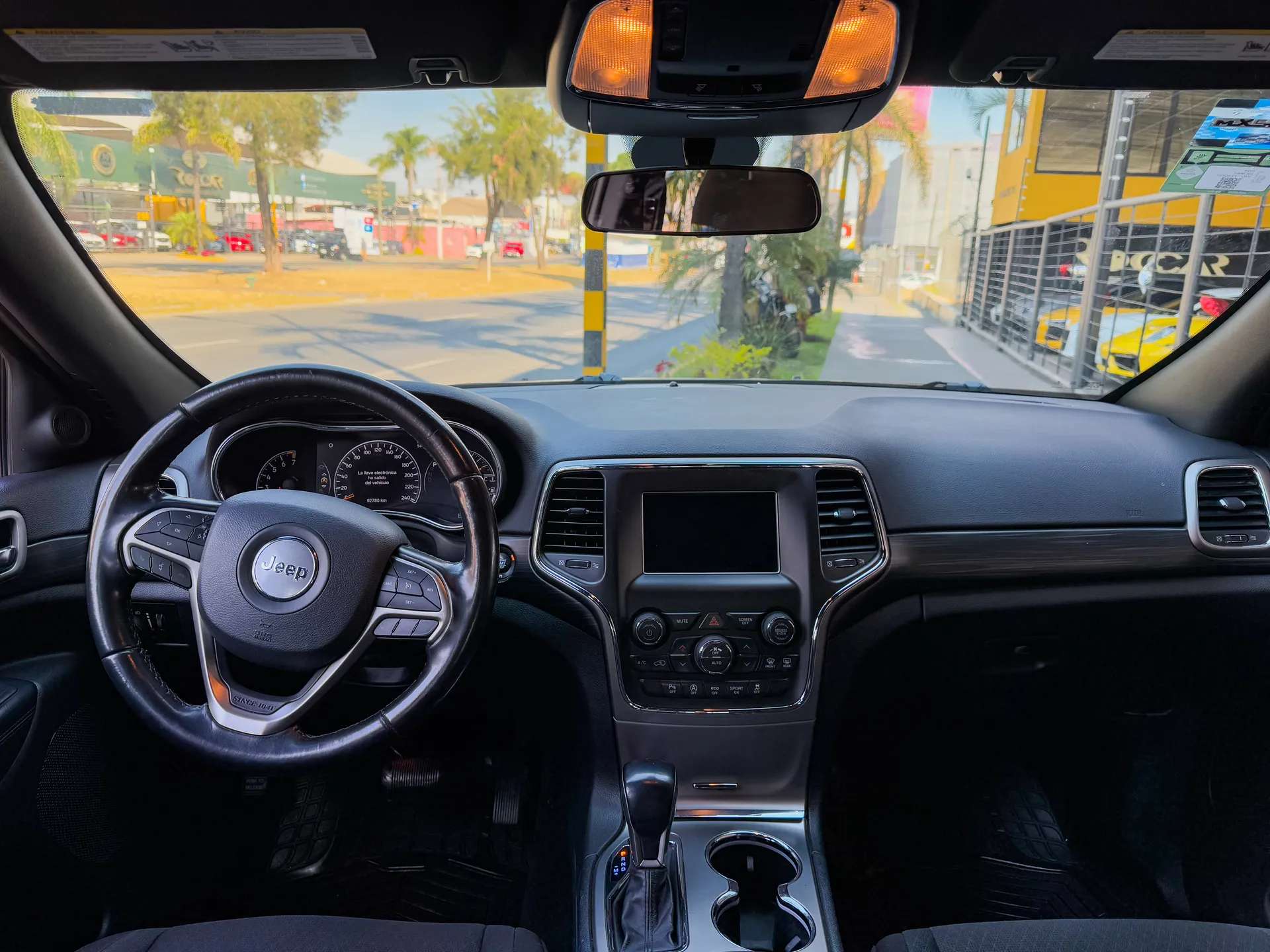 Car image 10