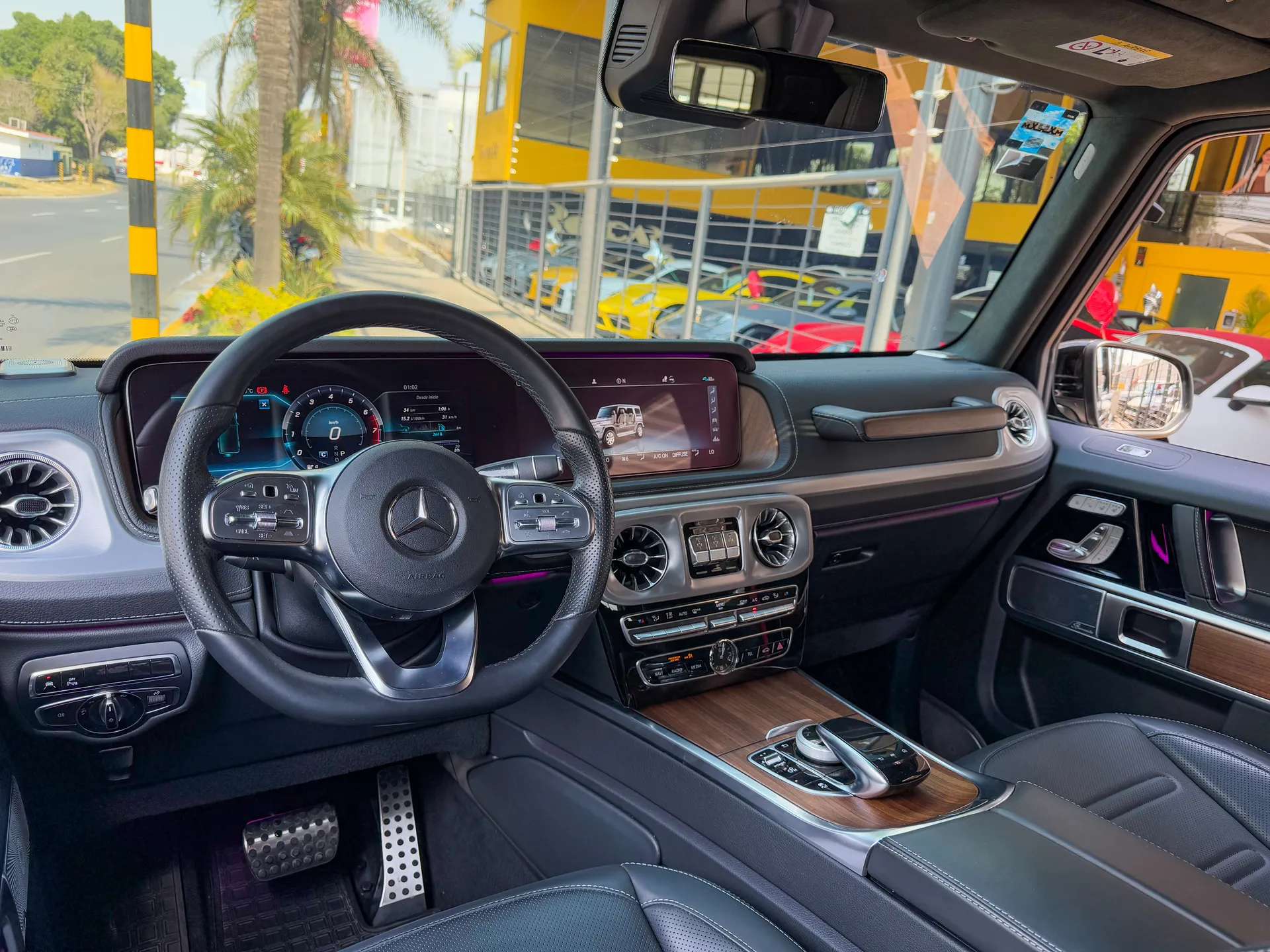 Car image 9