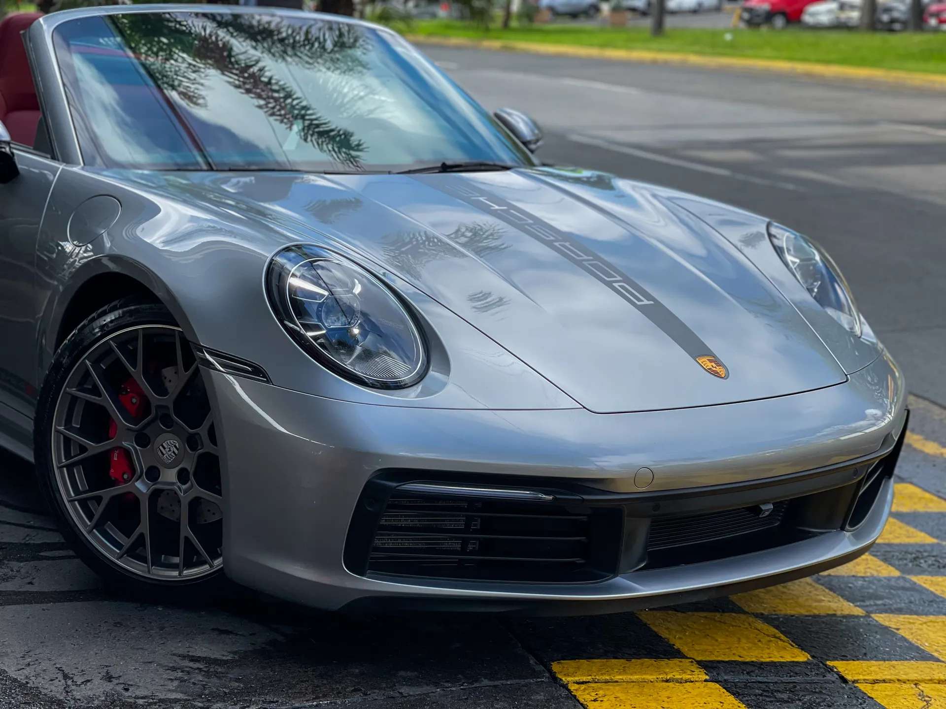 Car image 10