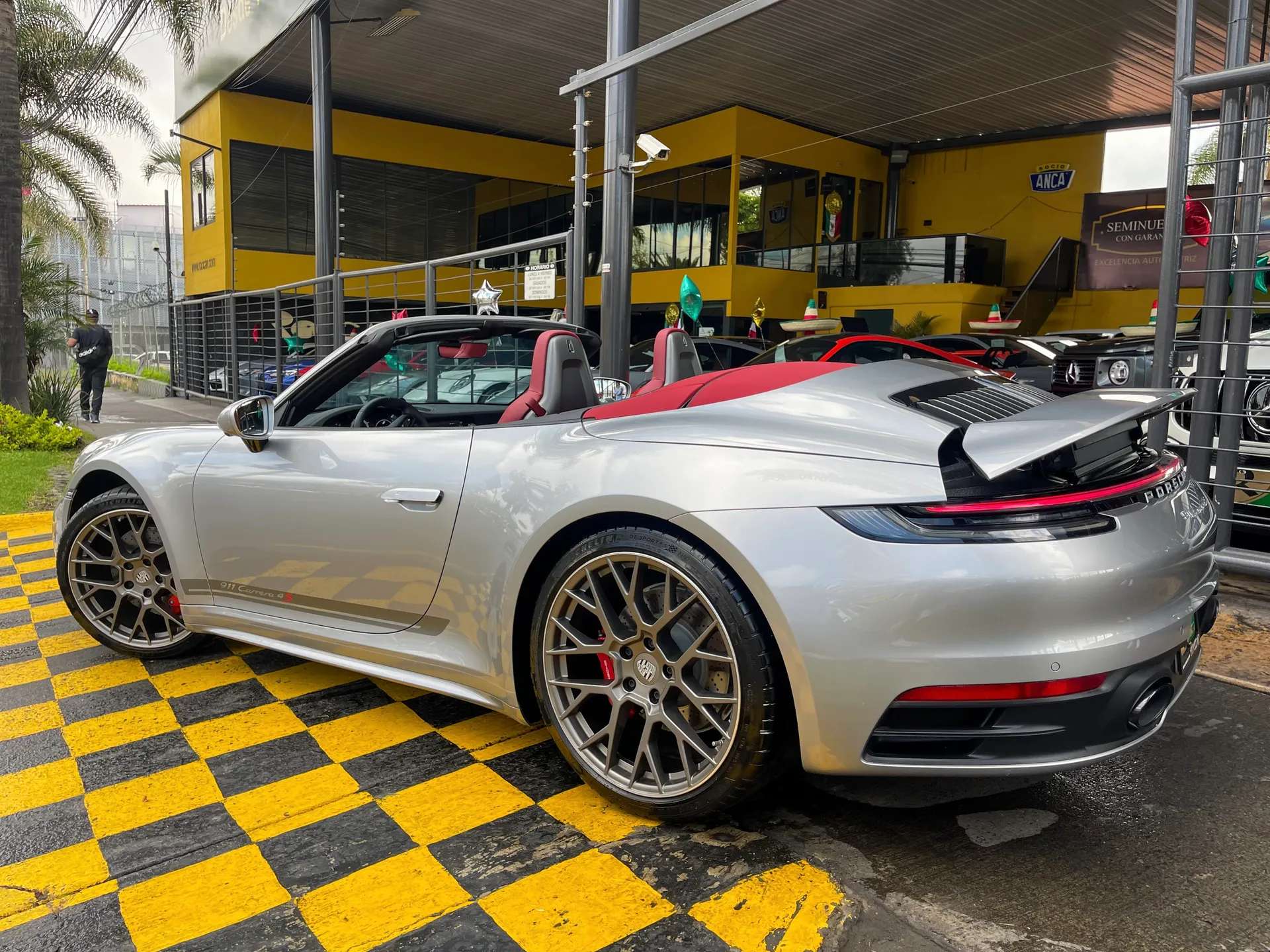 Car image 13