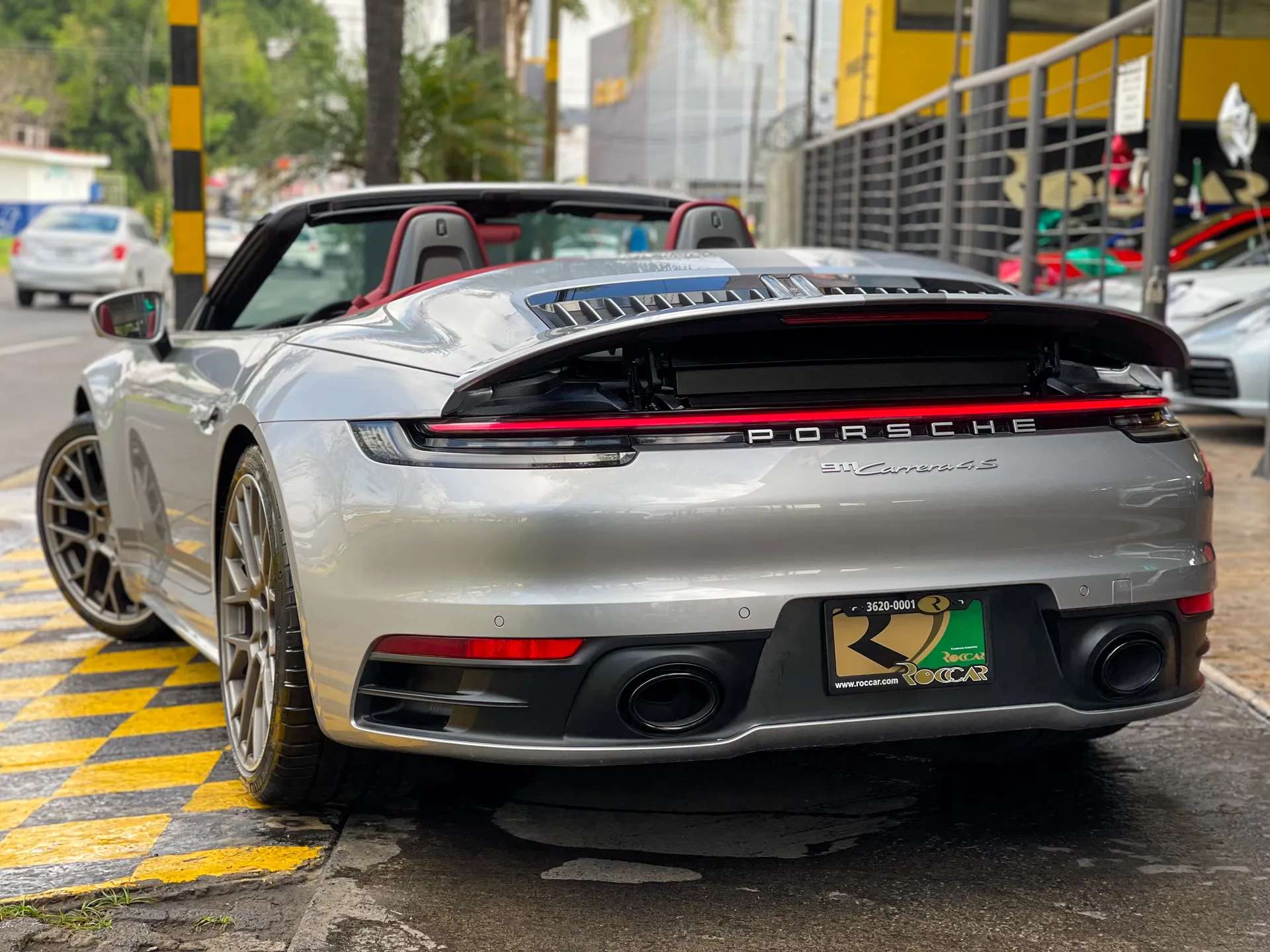 Car image 17