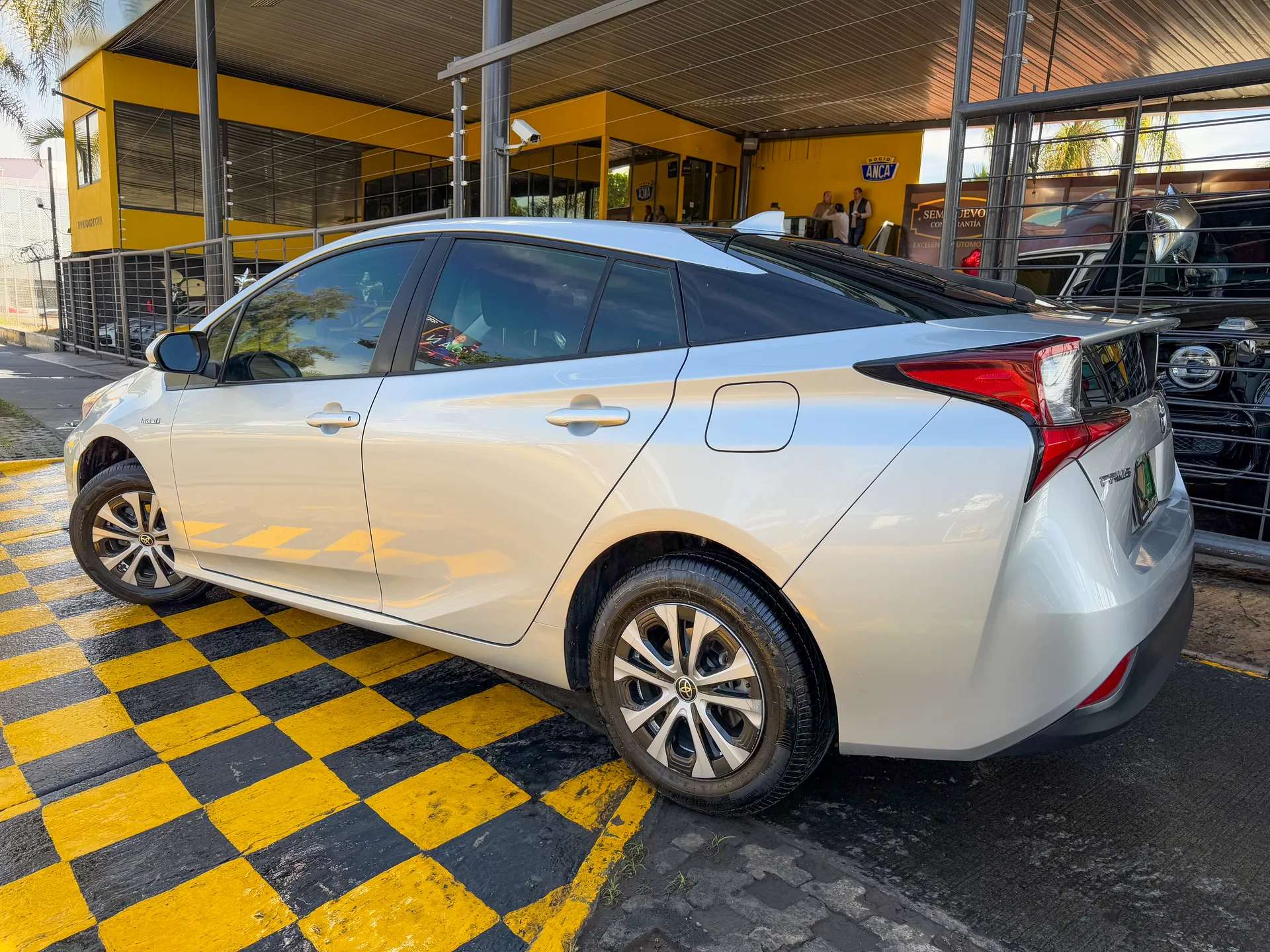 Car image 6