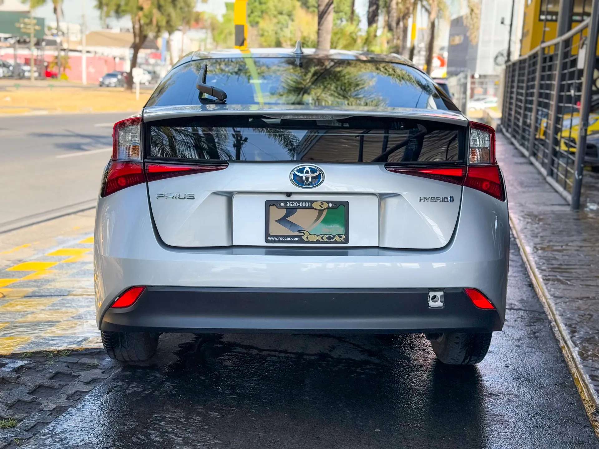 Car image 8