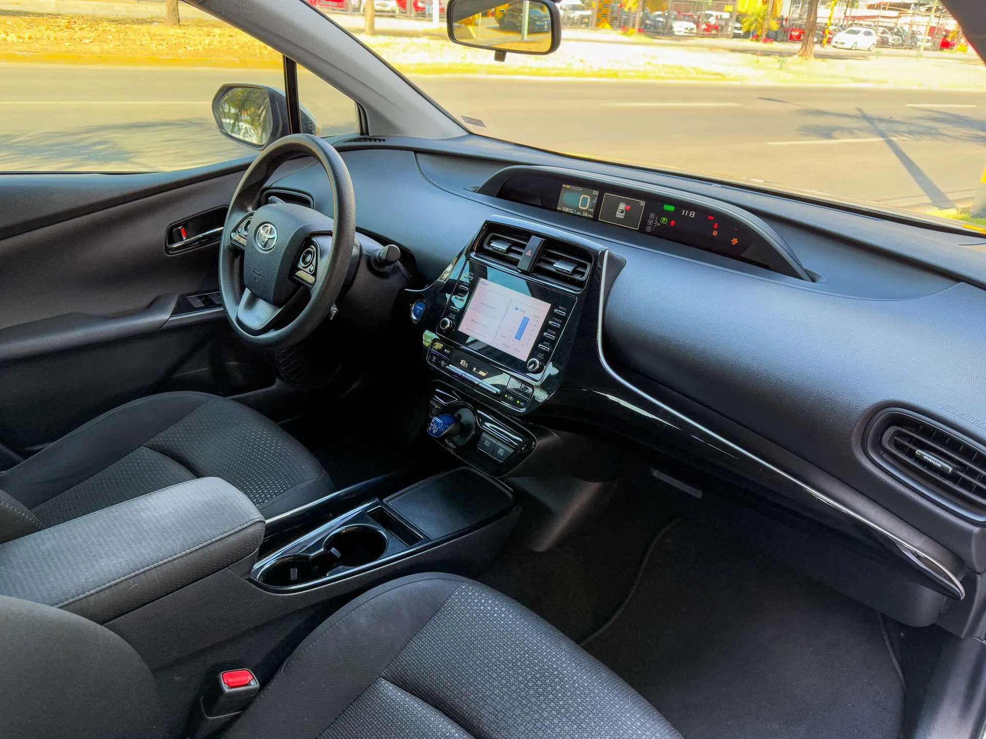 Car image 13