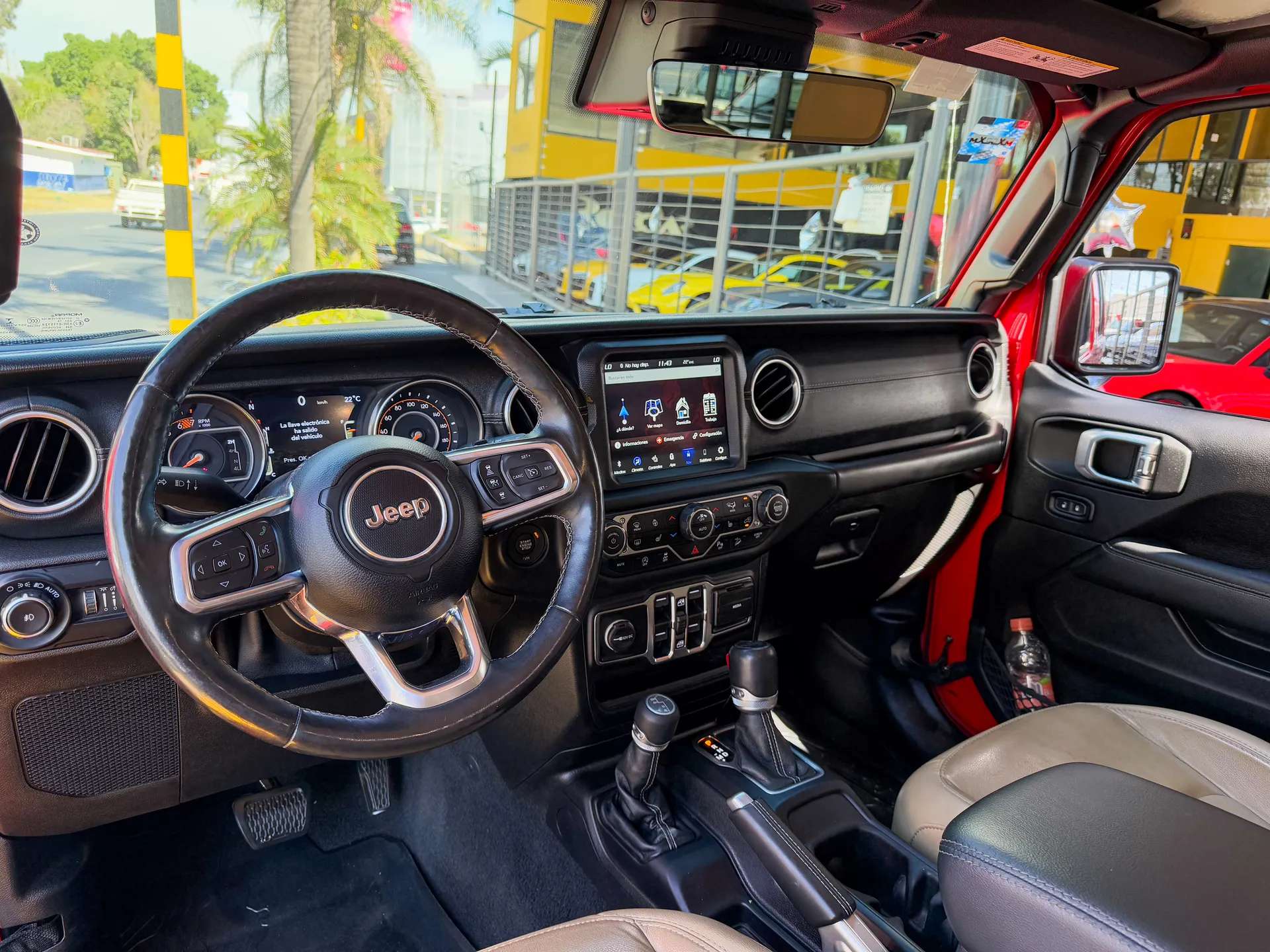 Car image 10