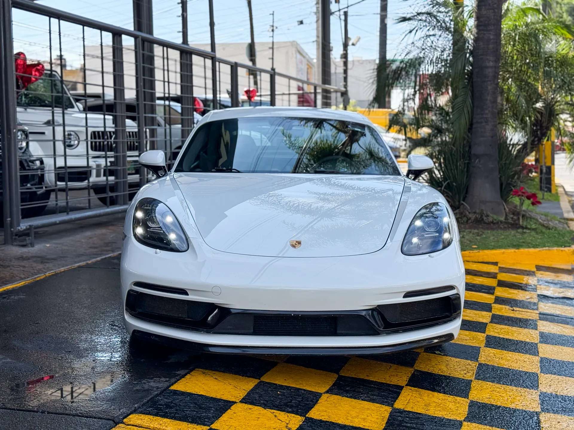 Car image 3