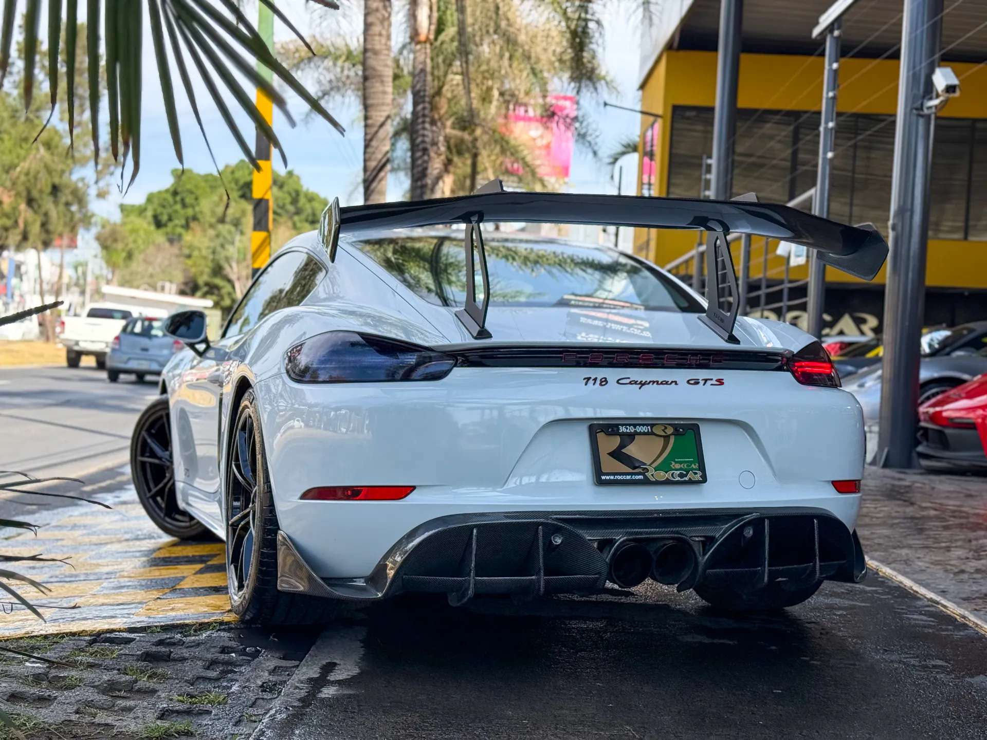 Car image 11