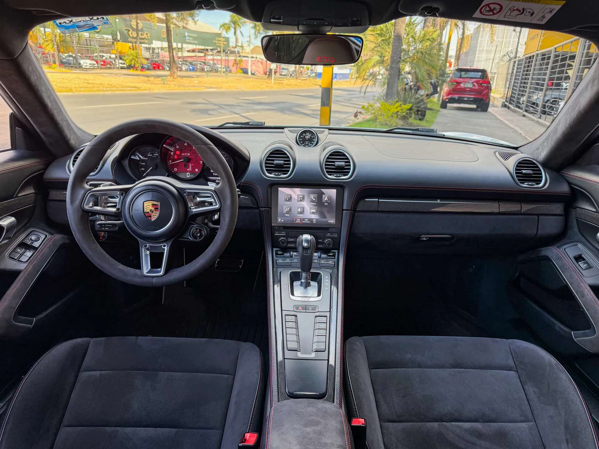 Car image 17