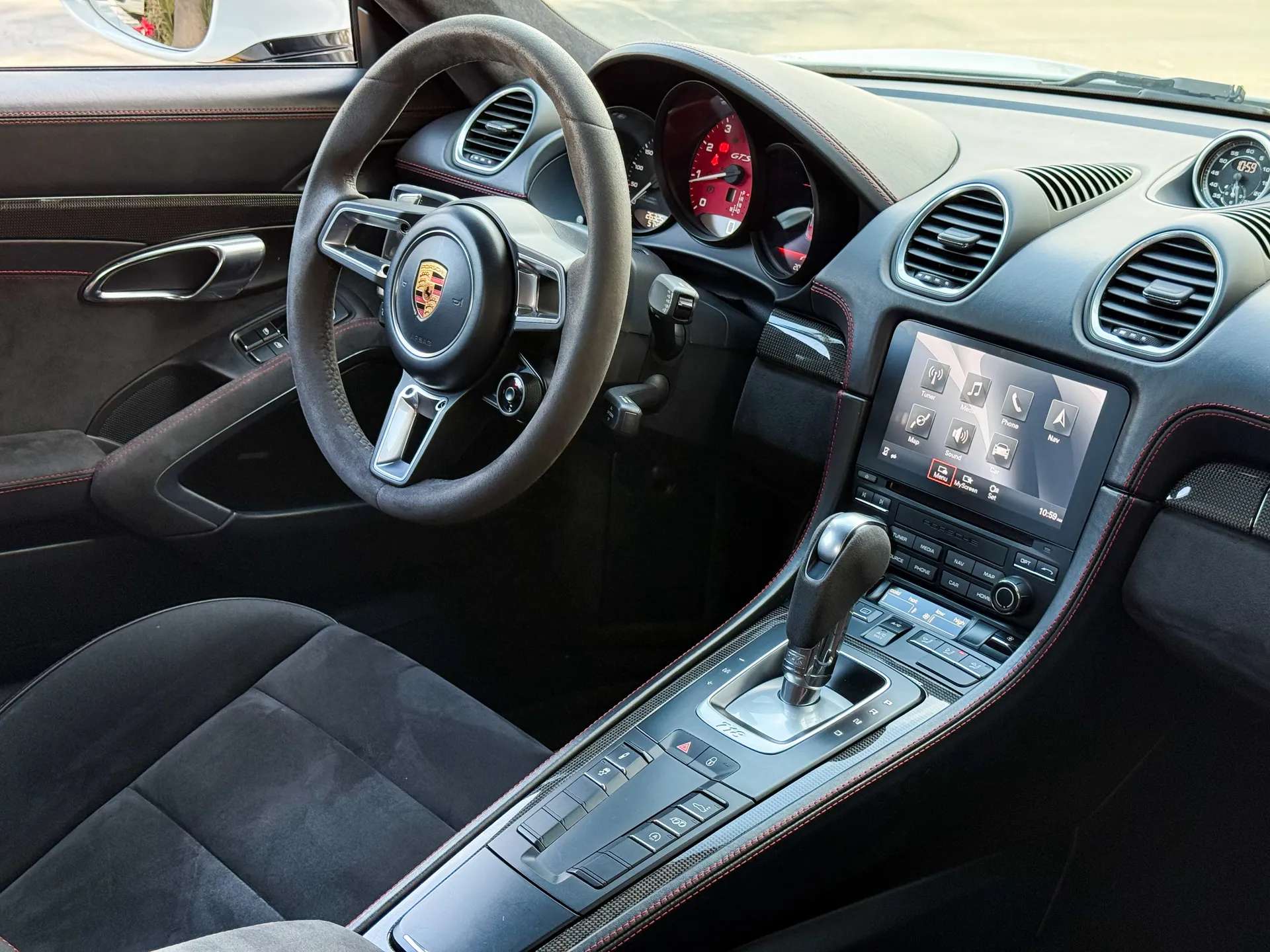 Car image 20