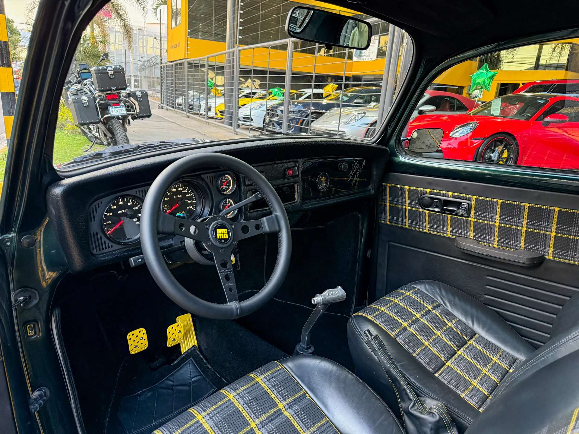 Car image 10