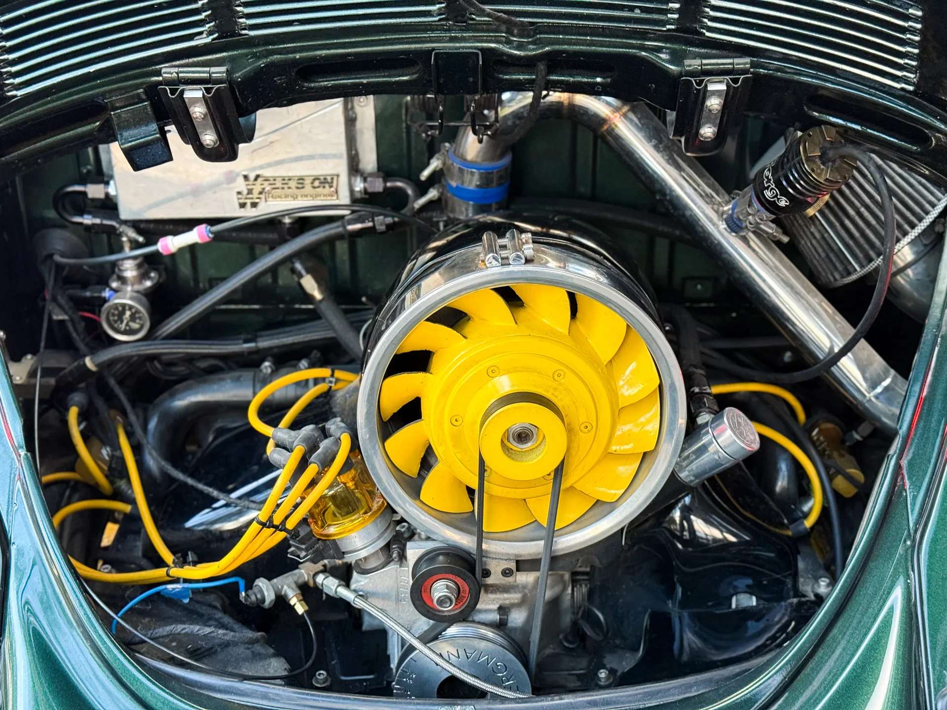Car image 18