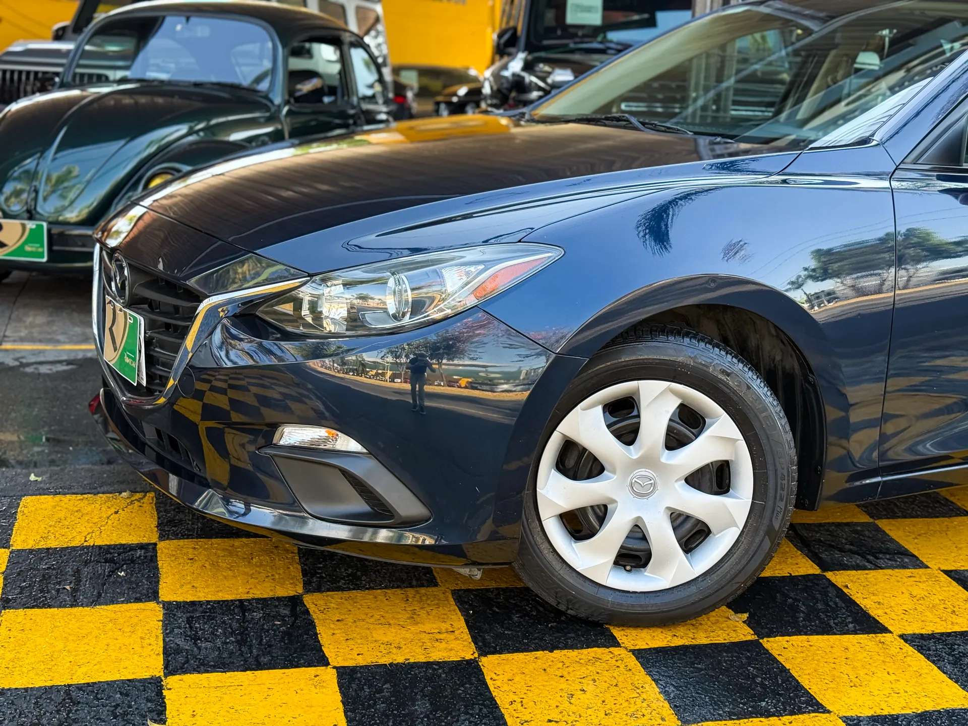 Car image 2