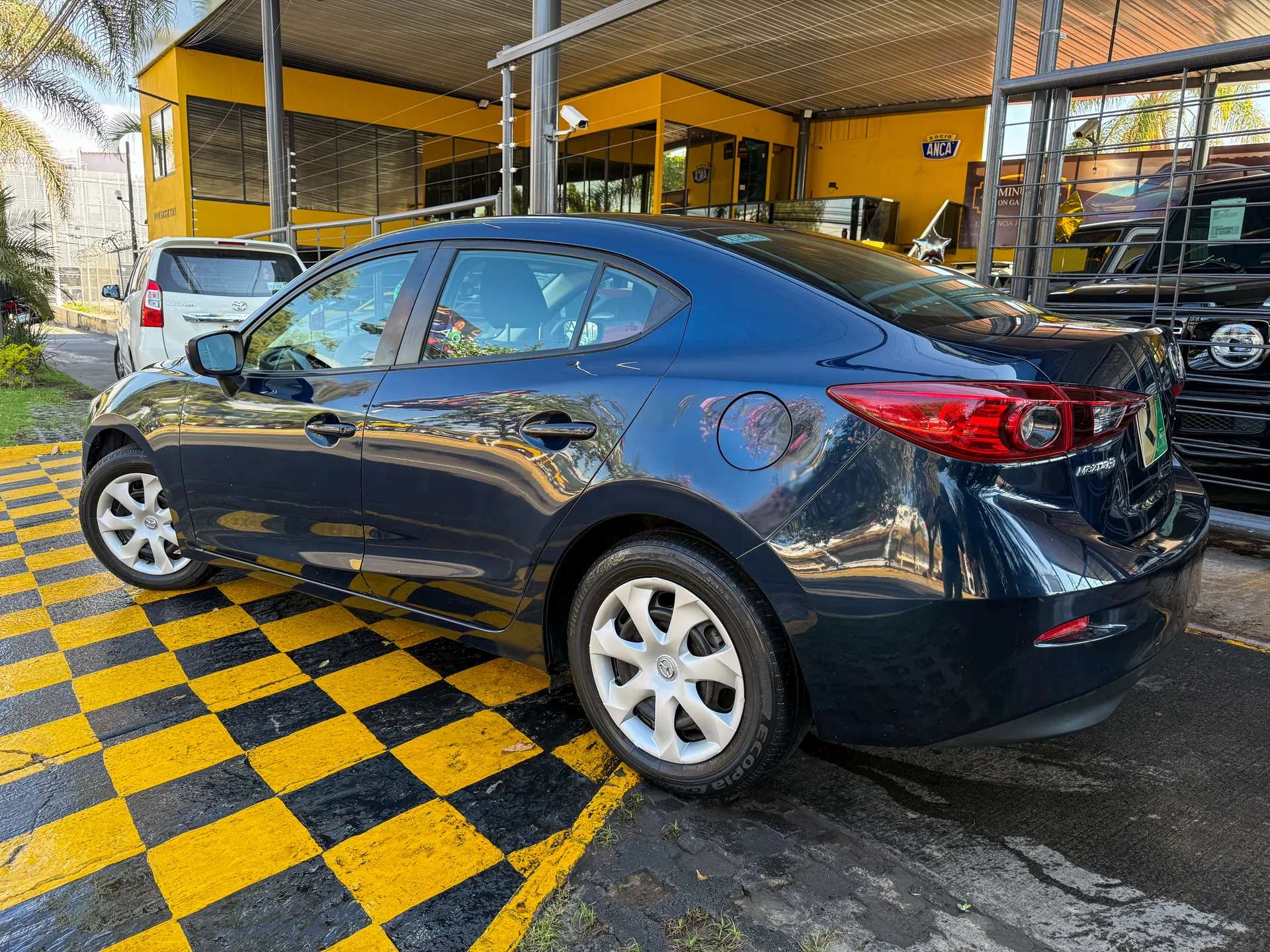 Car image 6