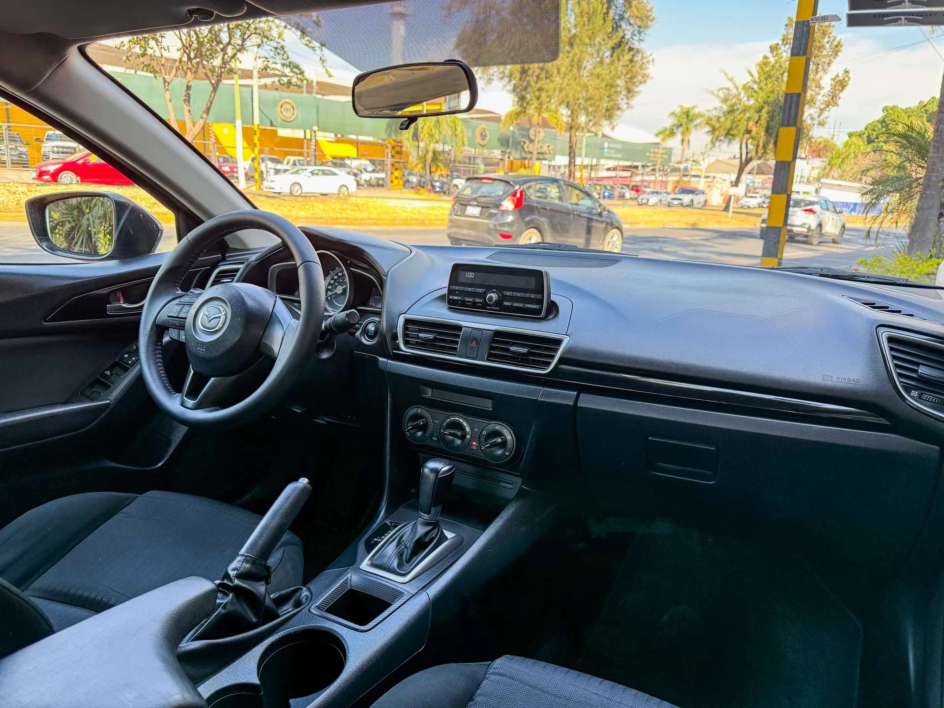 Car image 13