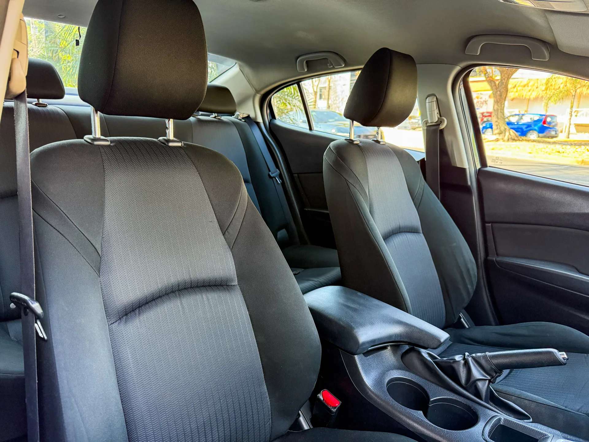 Car image 15