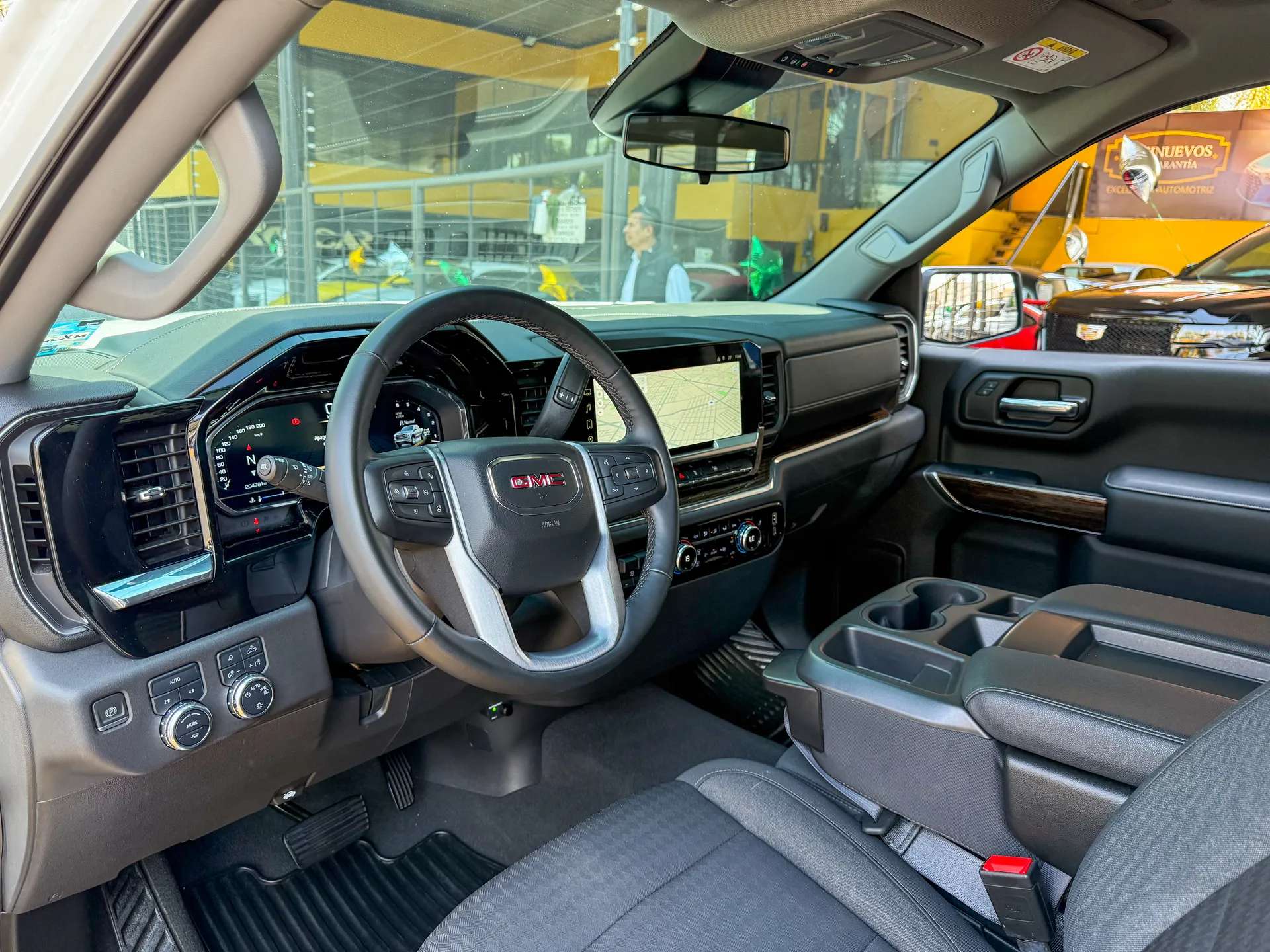 Car image 9