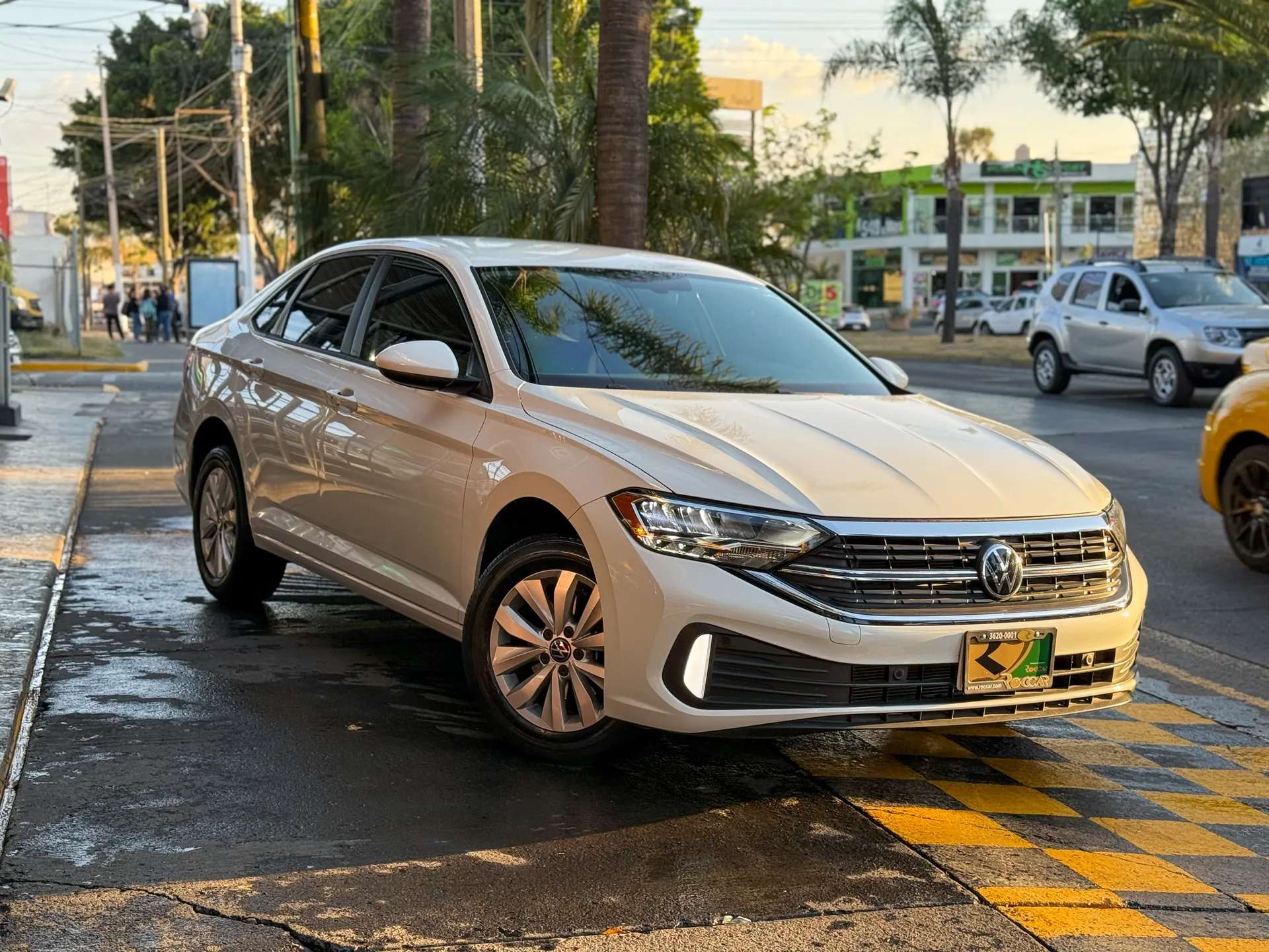 Car image 4