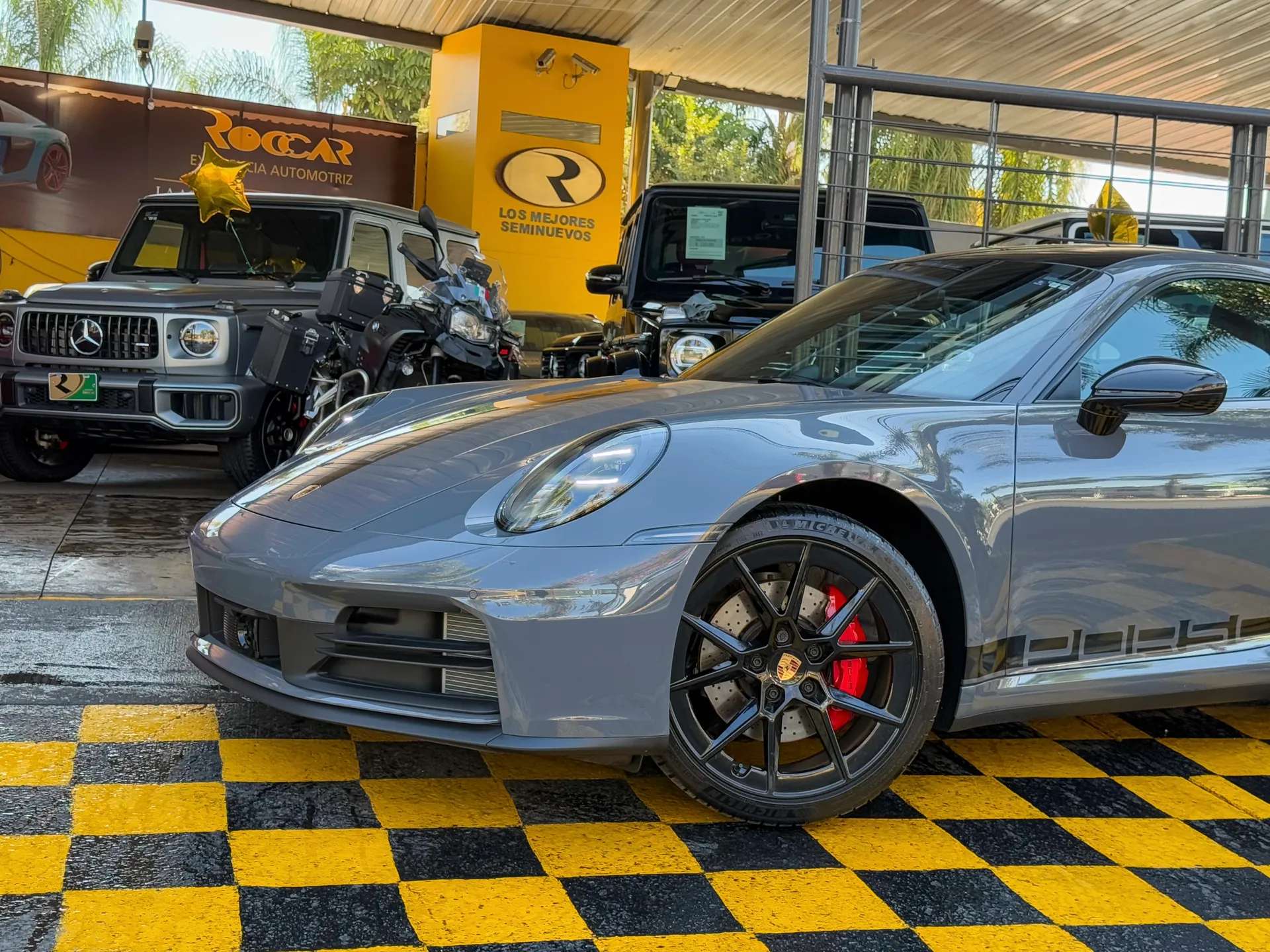 Car image 2