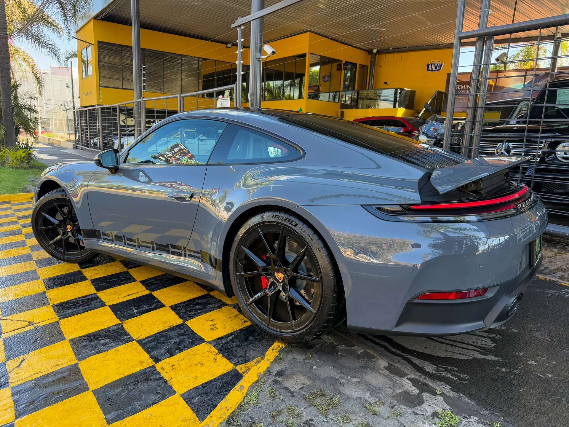 Car image 7