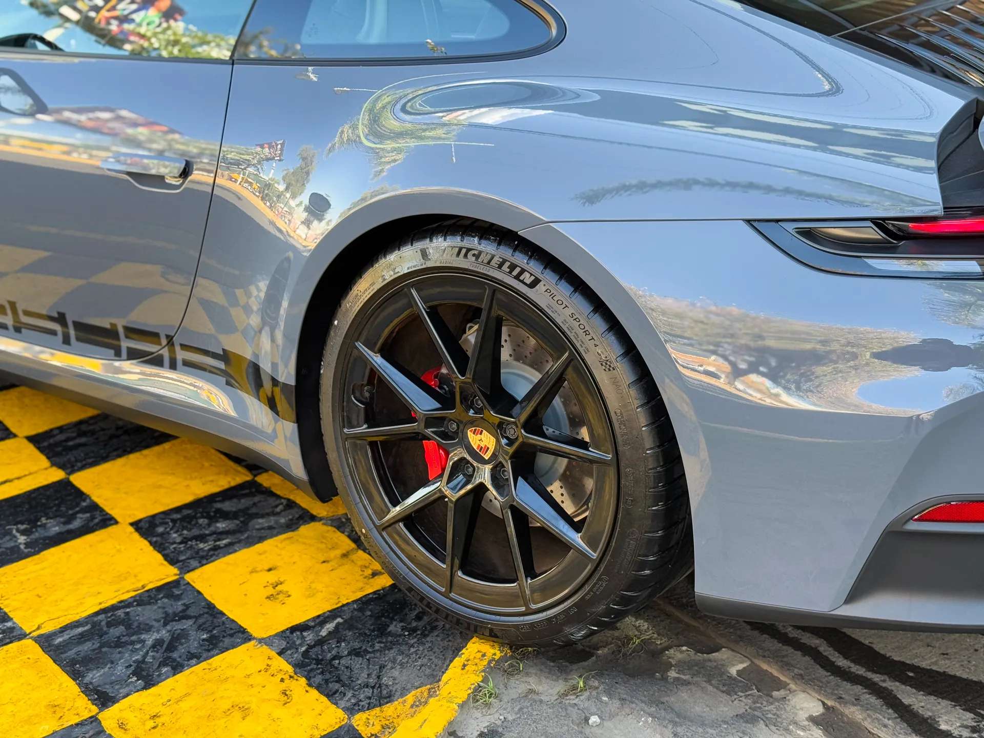 Car image 8