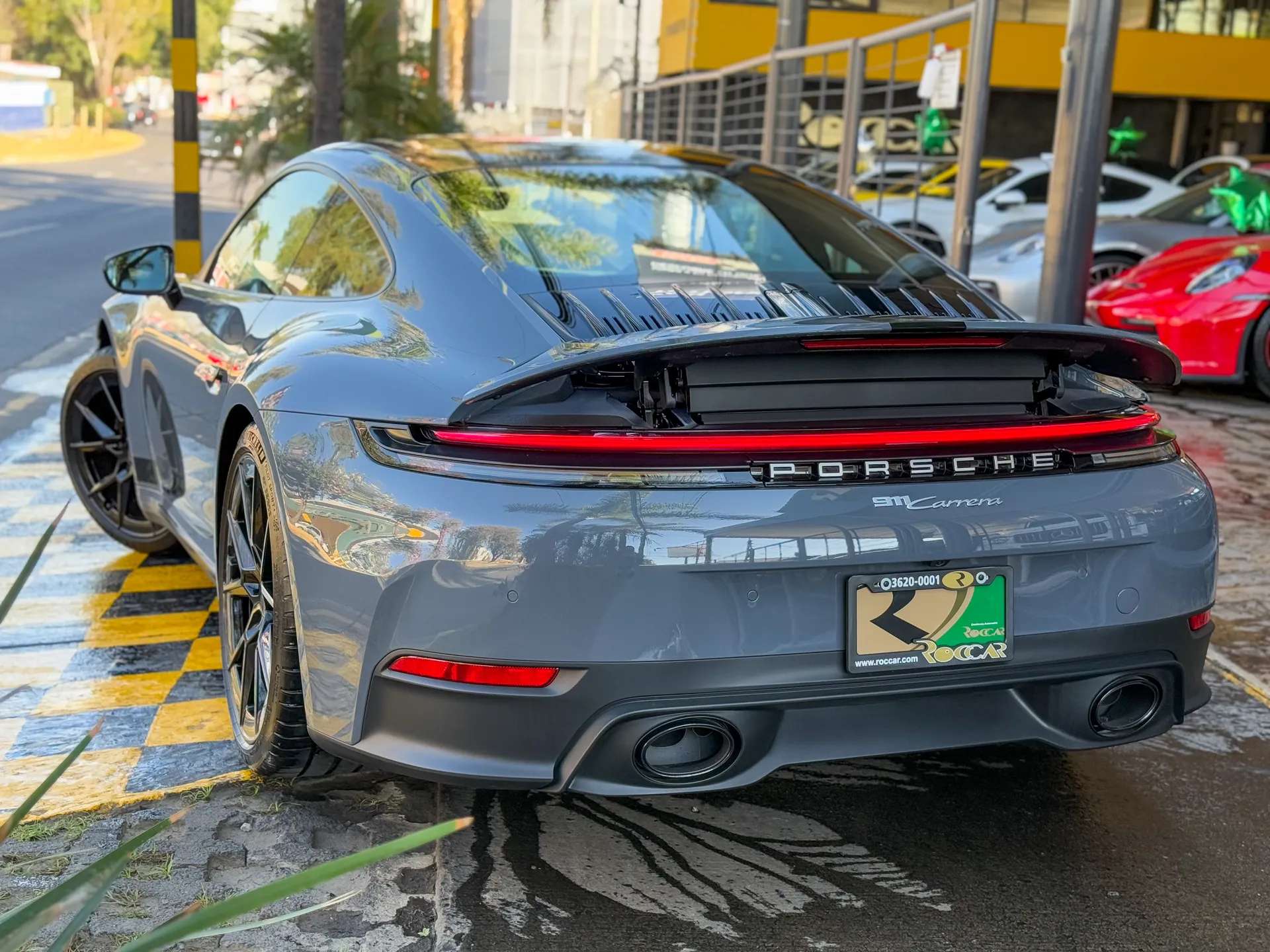 Car image 9