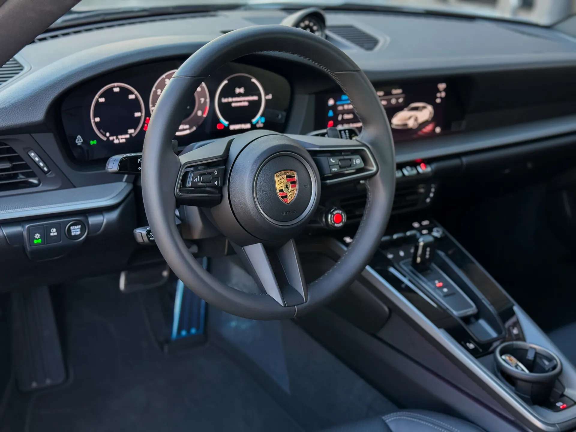 Car image 14