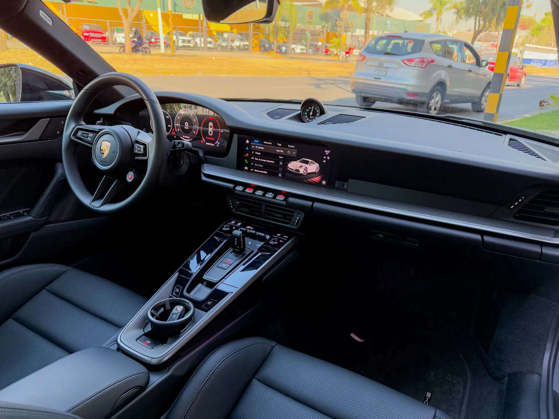 Car image 17