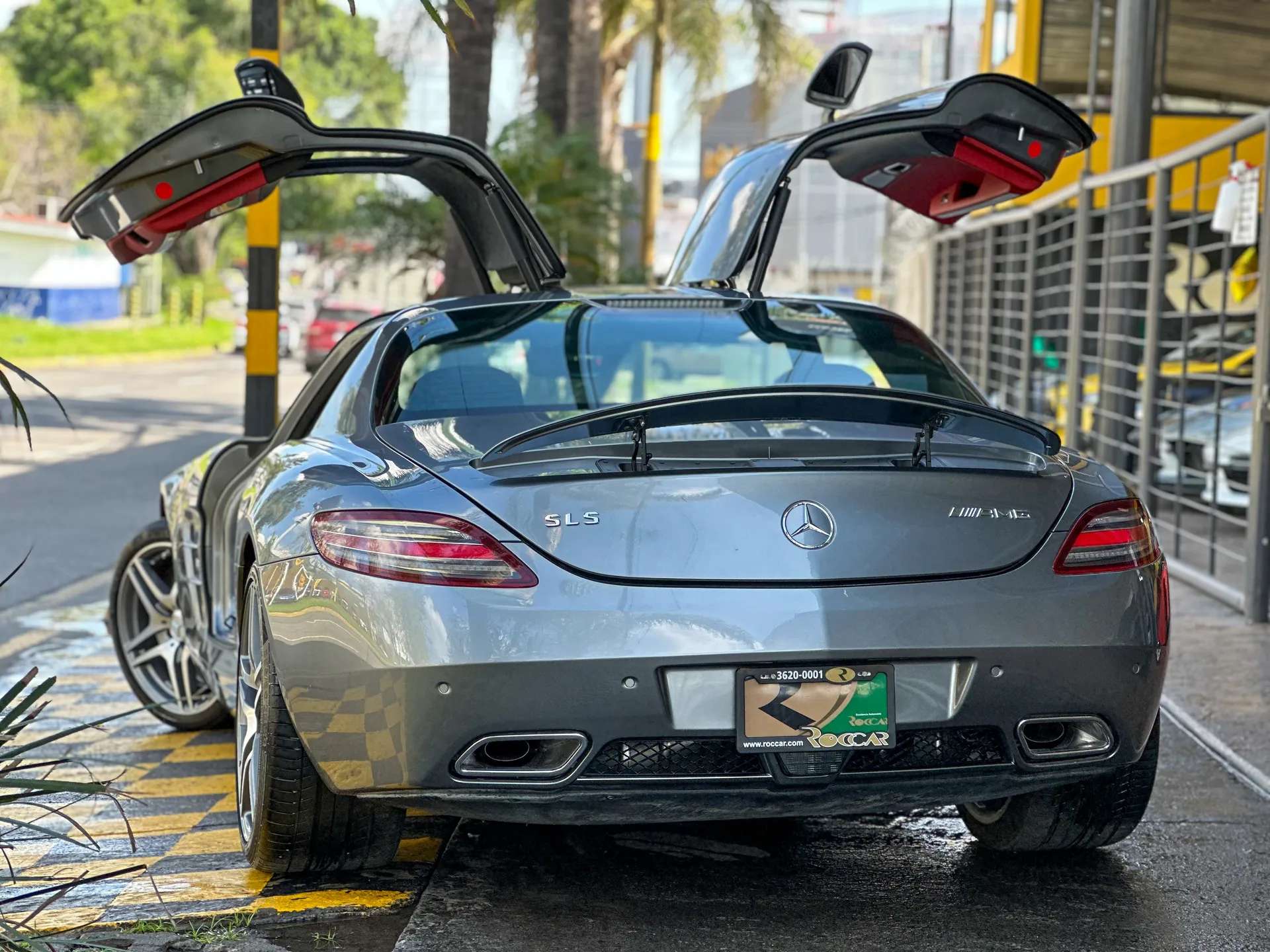 Car image 10