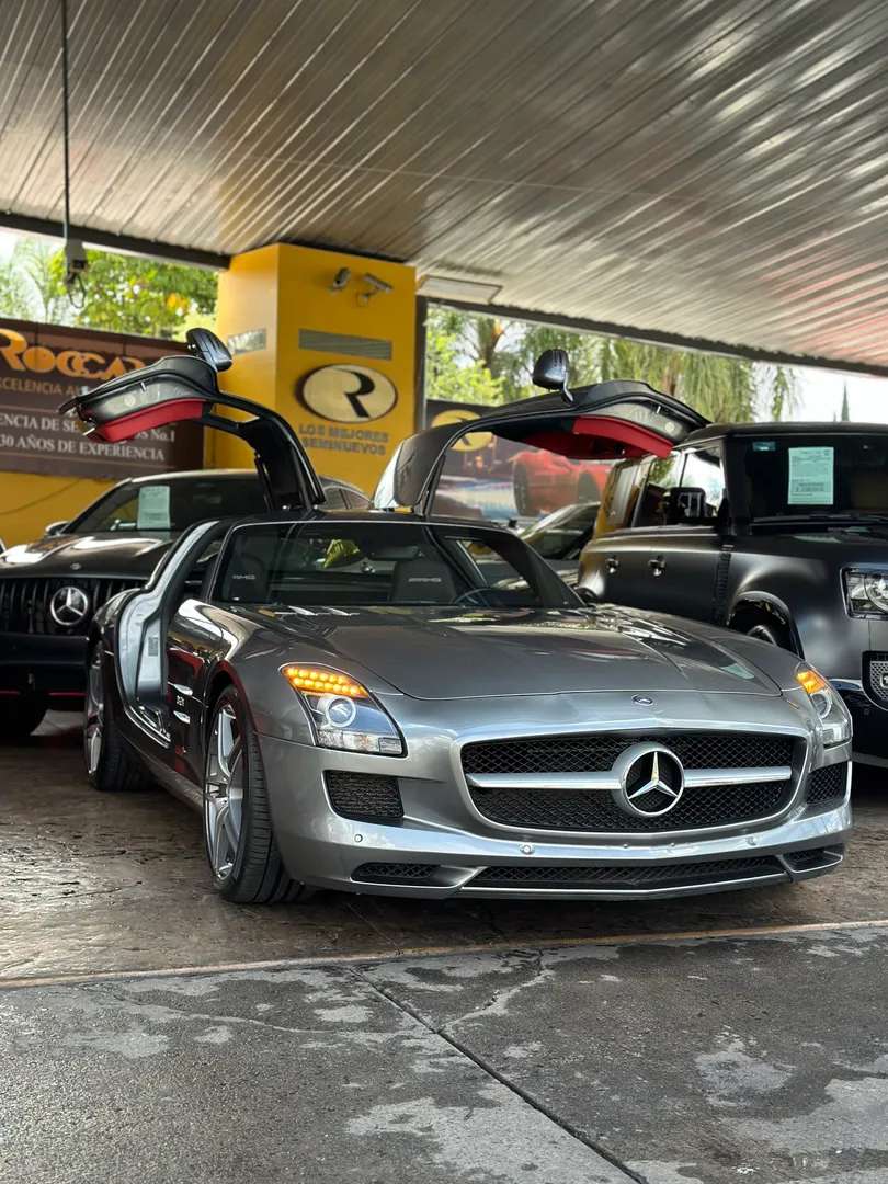 Car image 18