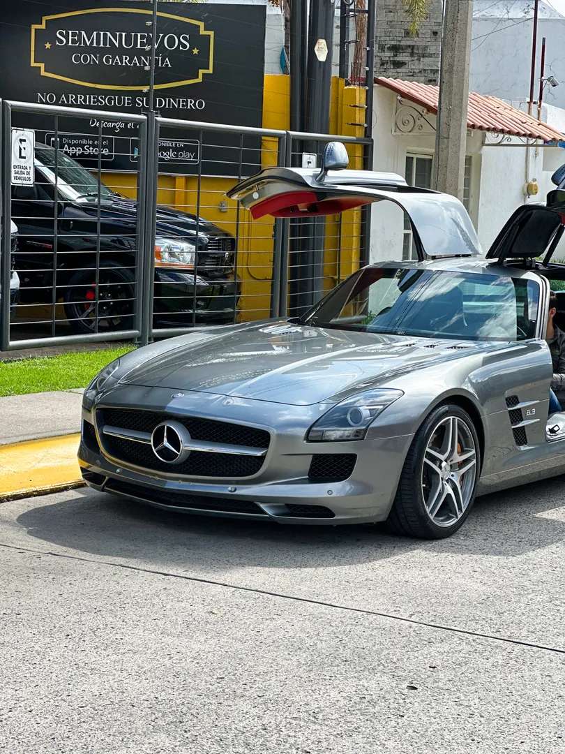Car image 21