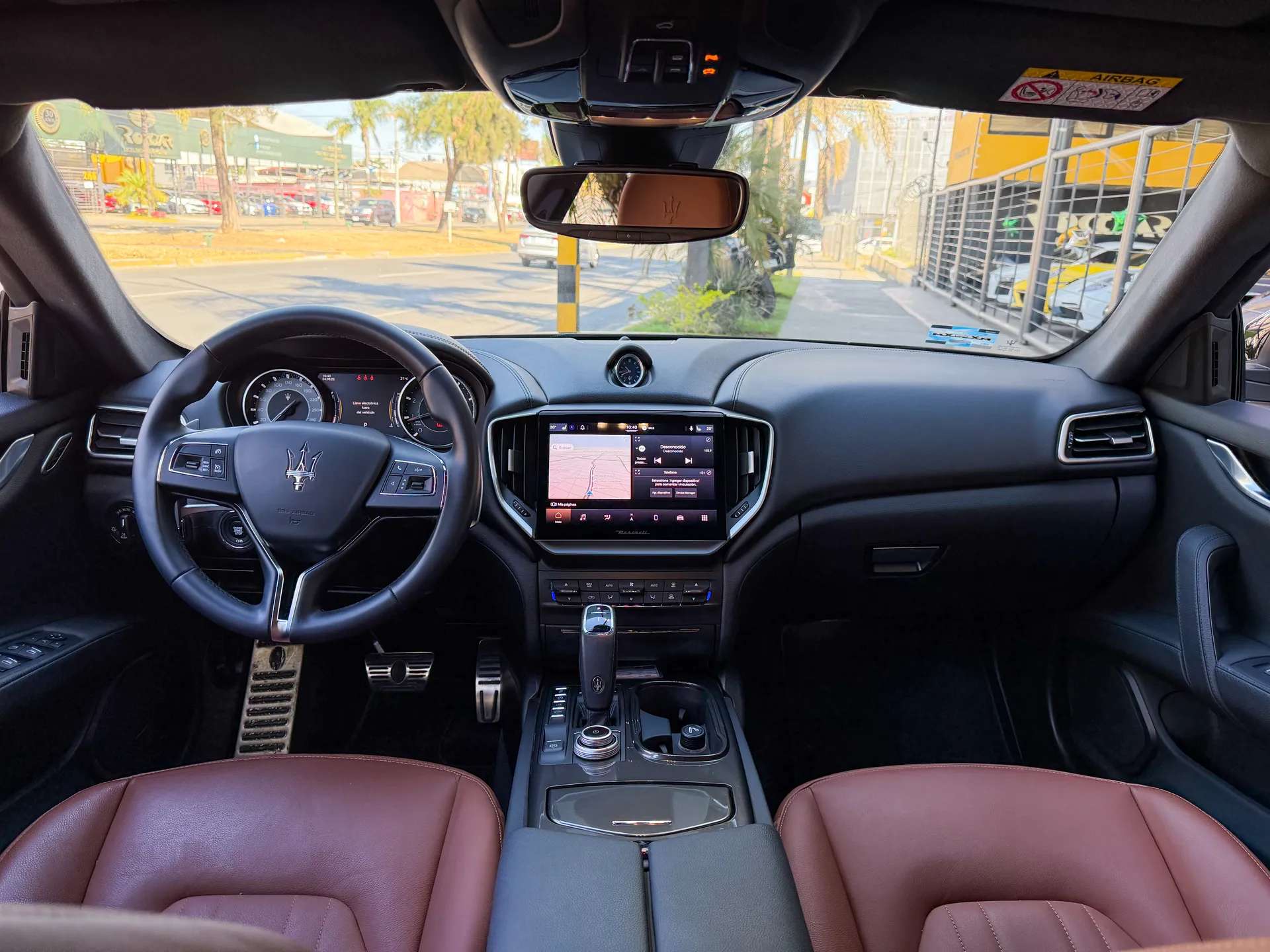 Car image 10