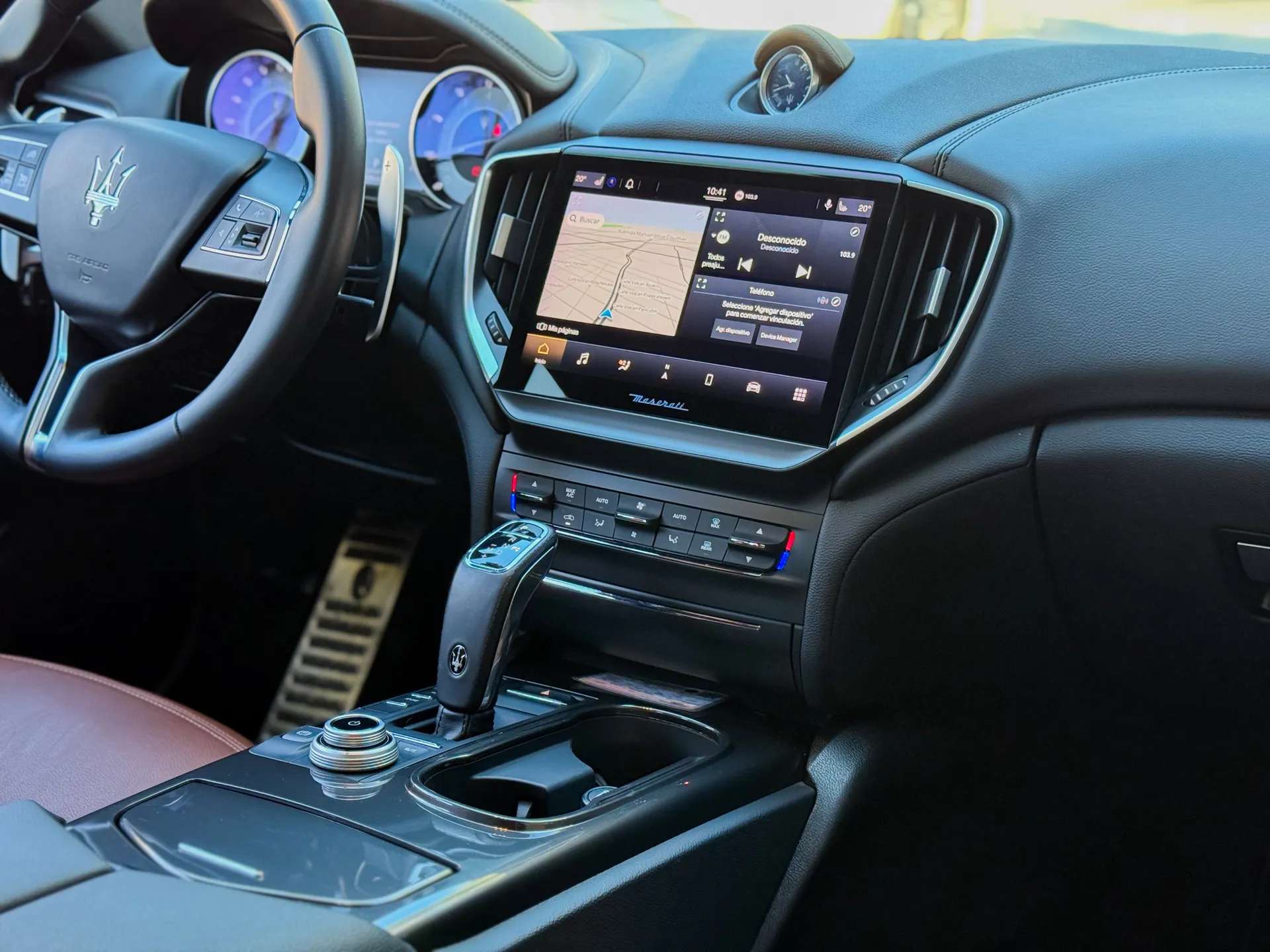 Car image 15