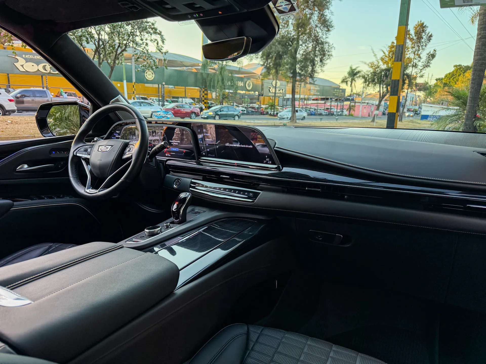 Car image 16