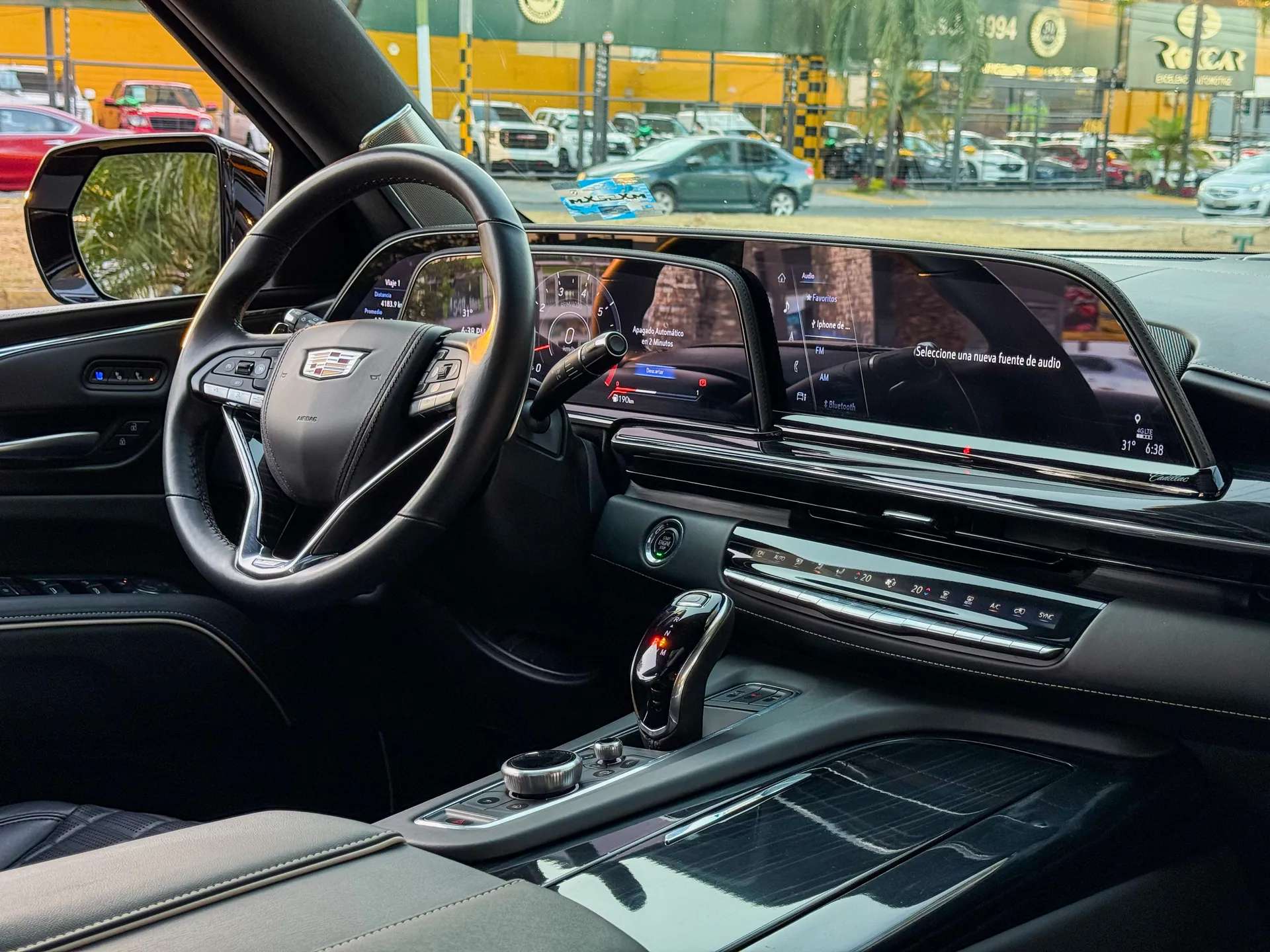 Car image 17