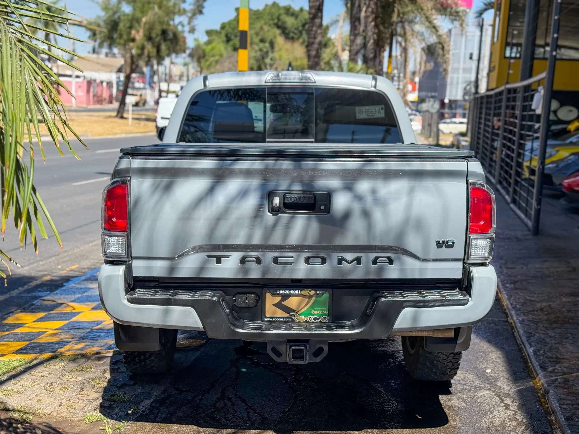 Car image 9