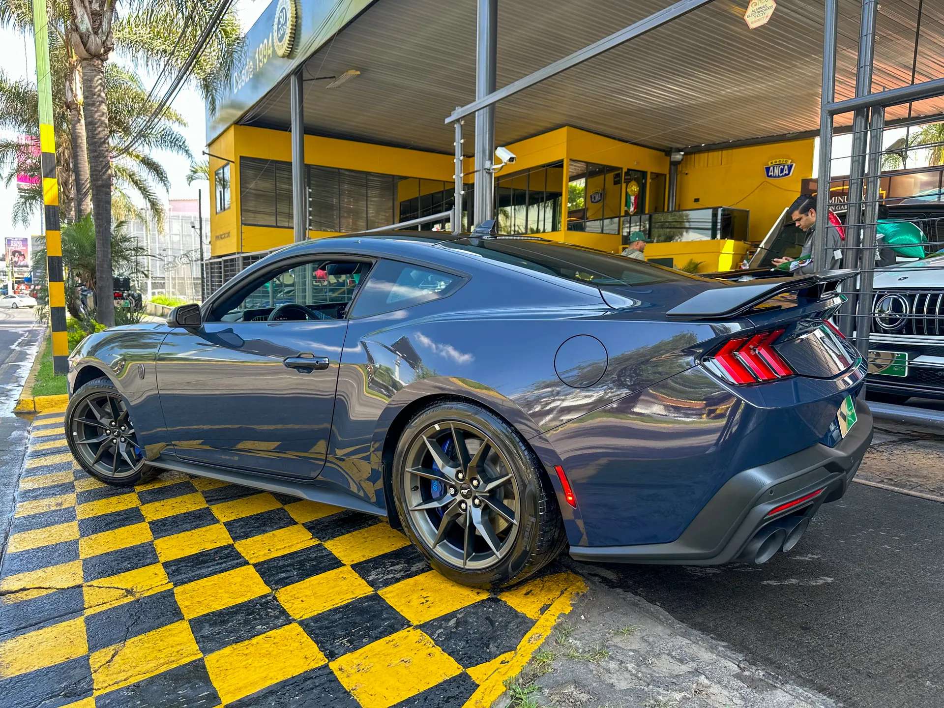 Car image 7
