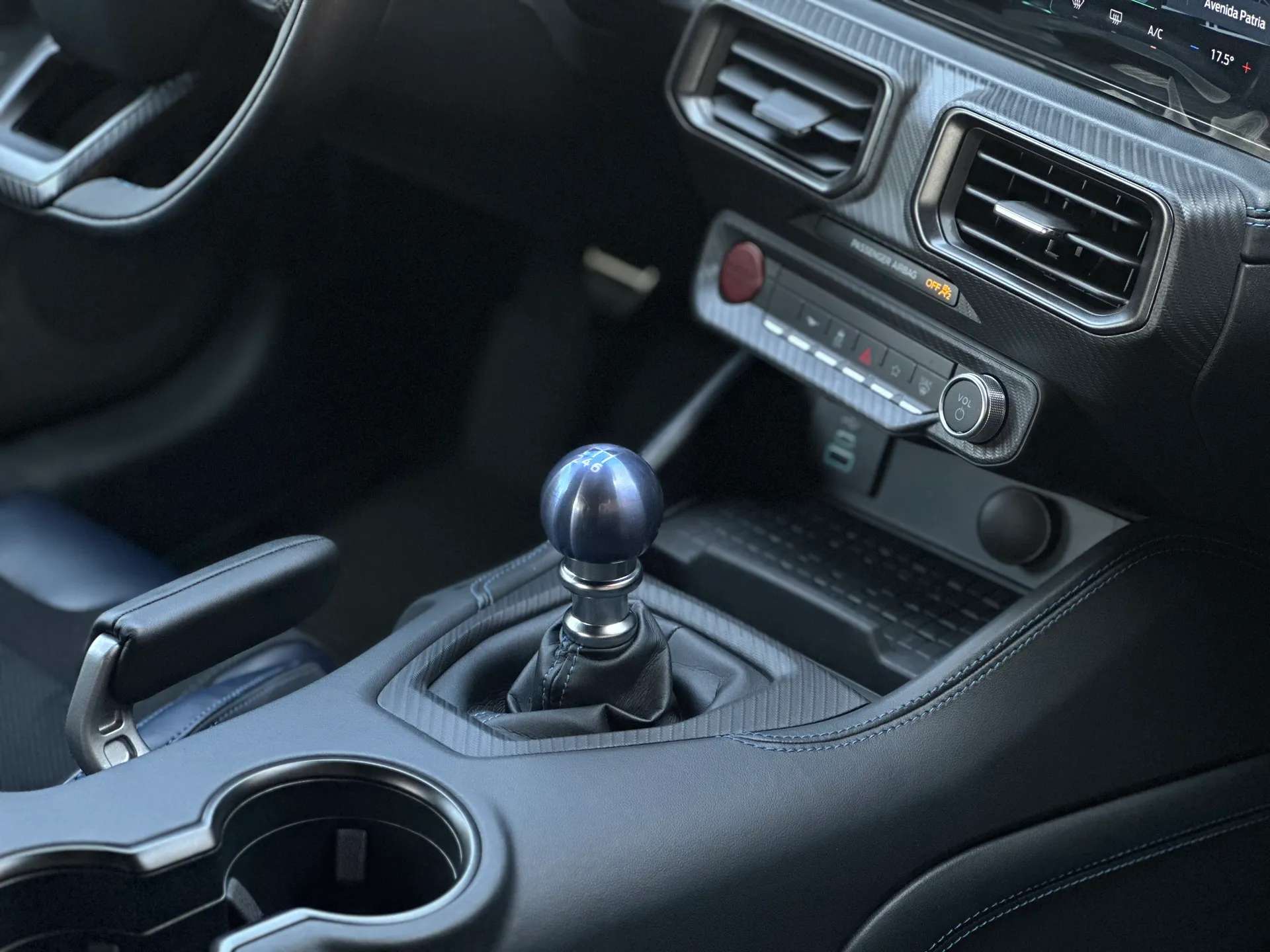 Car image 22