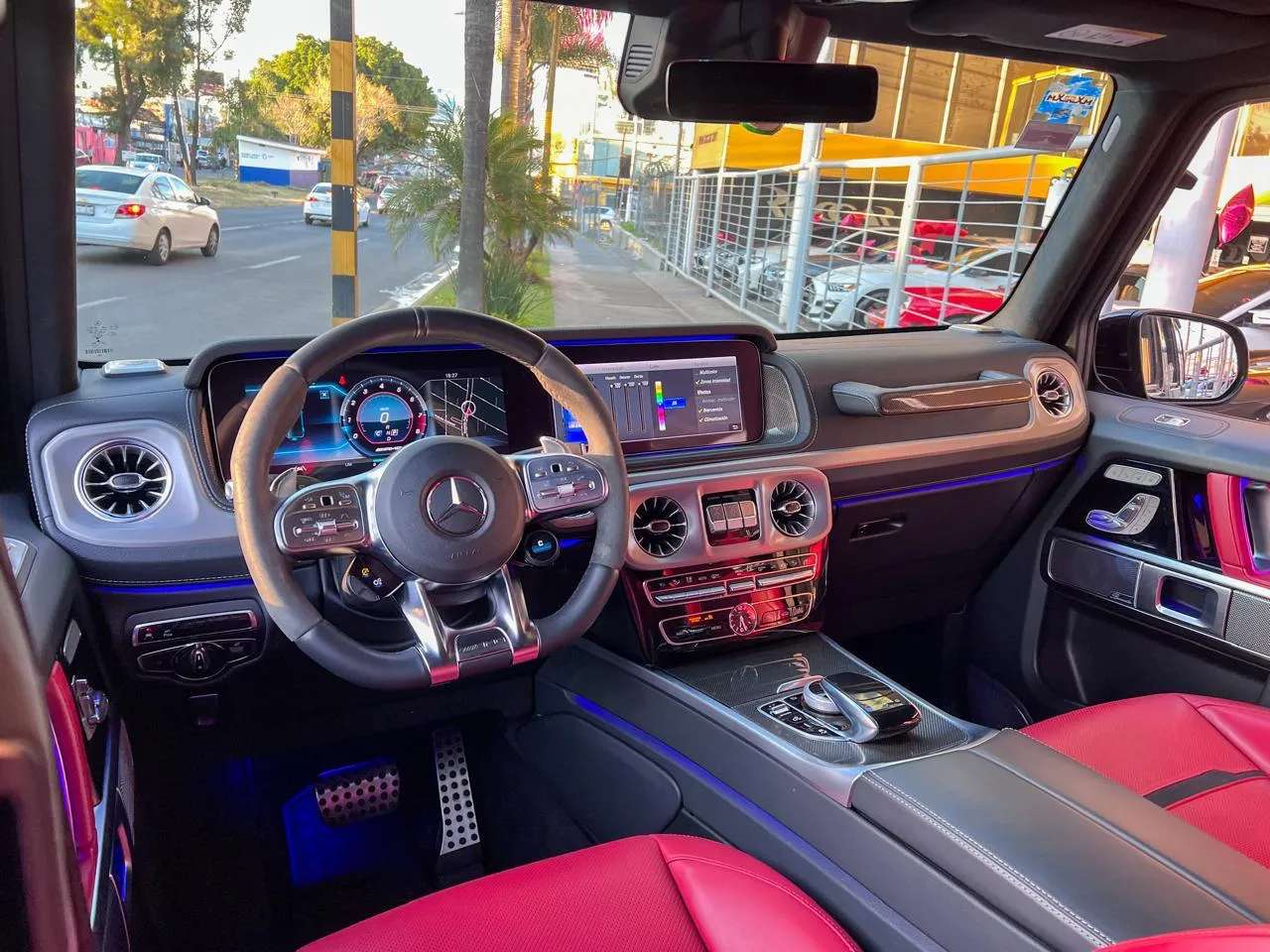 Car image 11