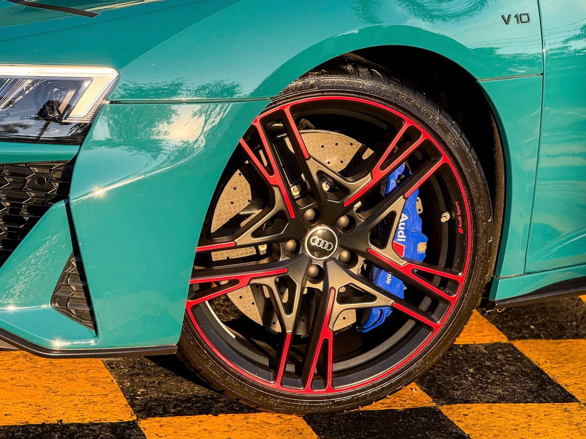 Car image 3