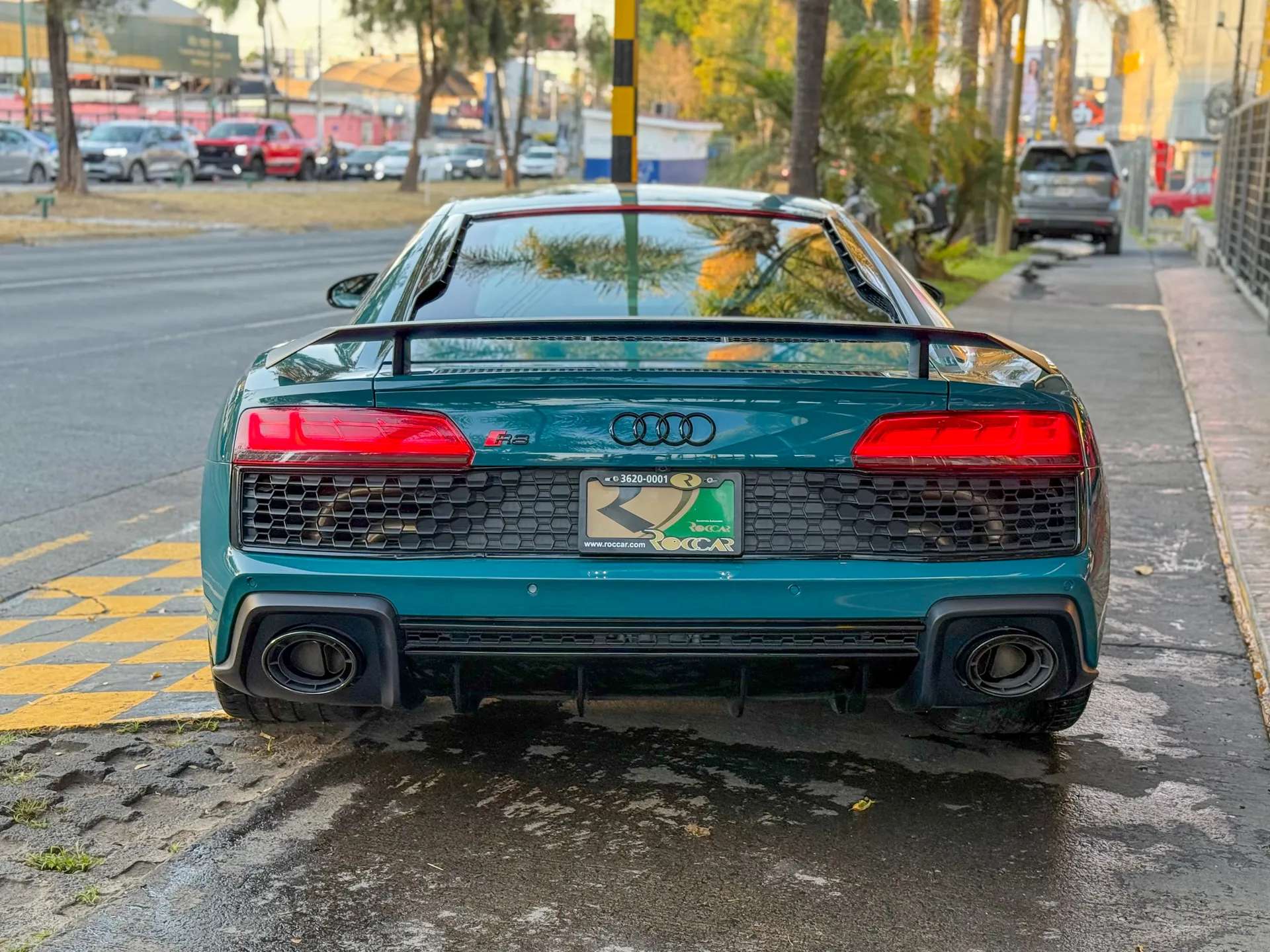 Car image 17