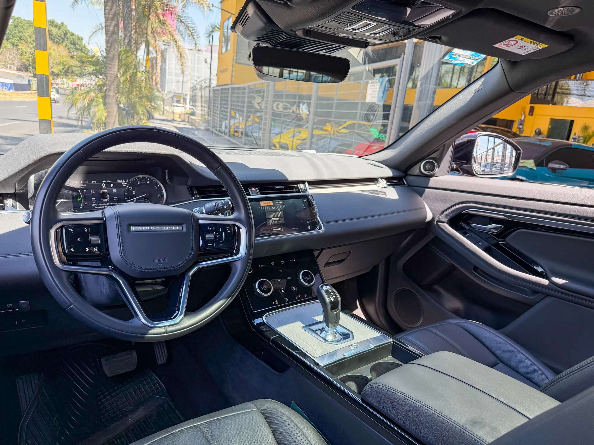 Car image 8