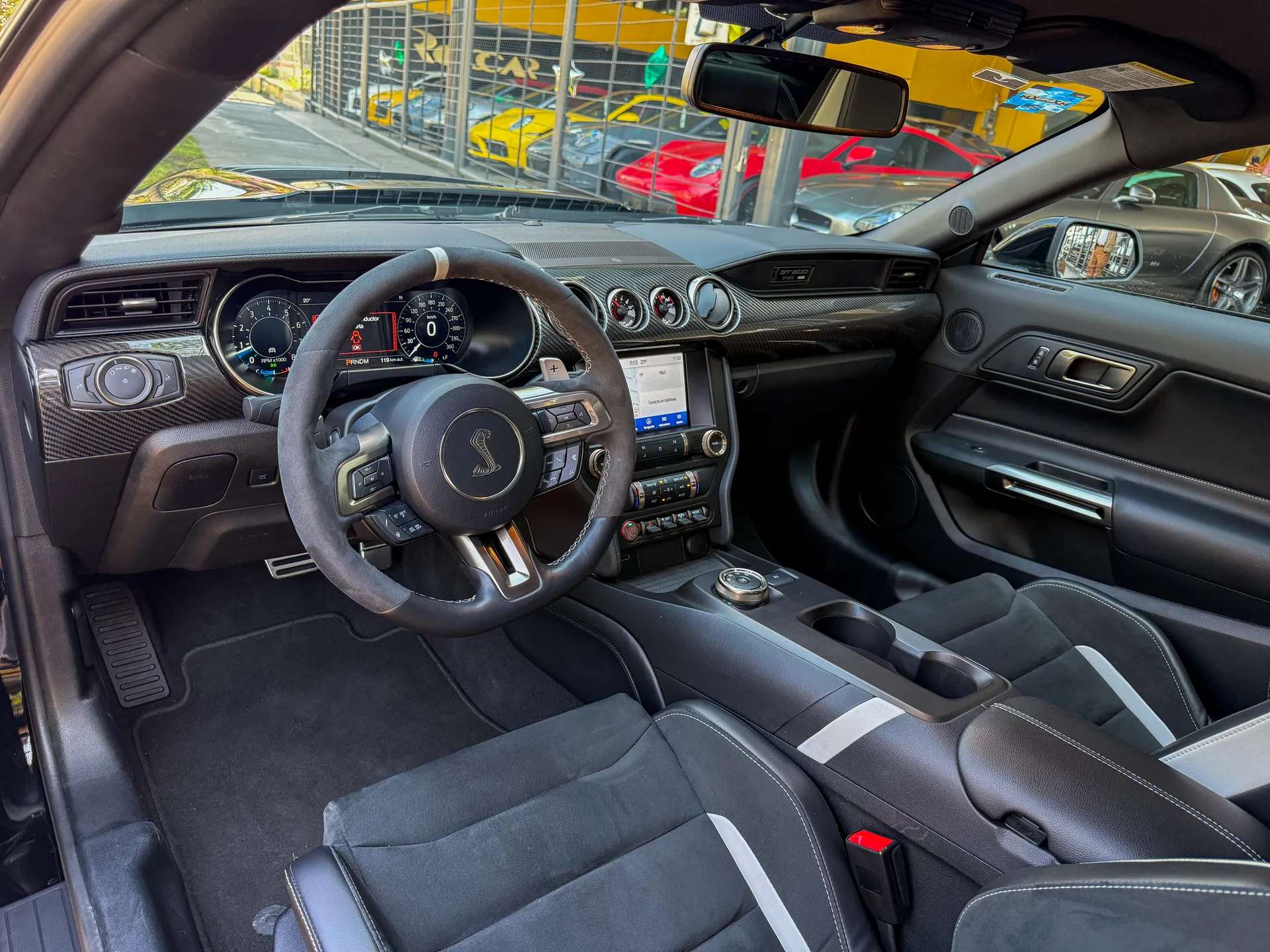 Car image 13