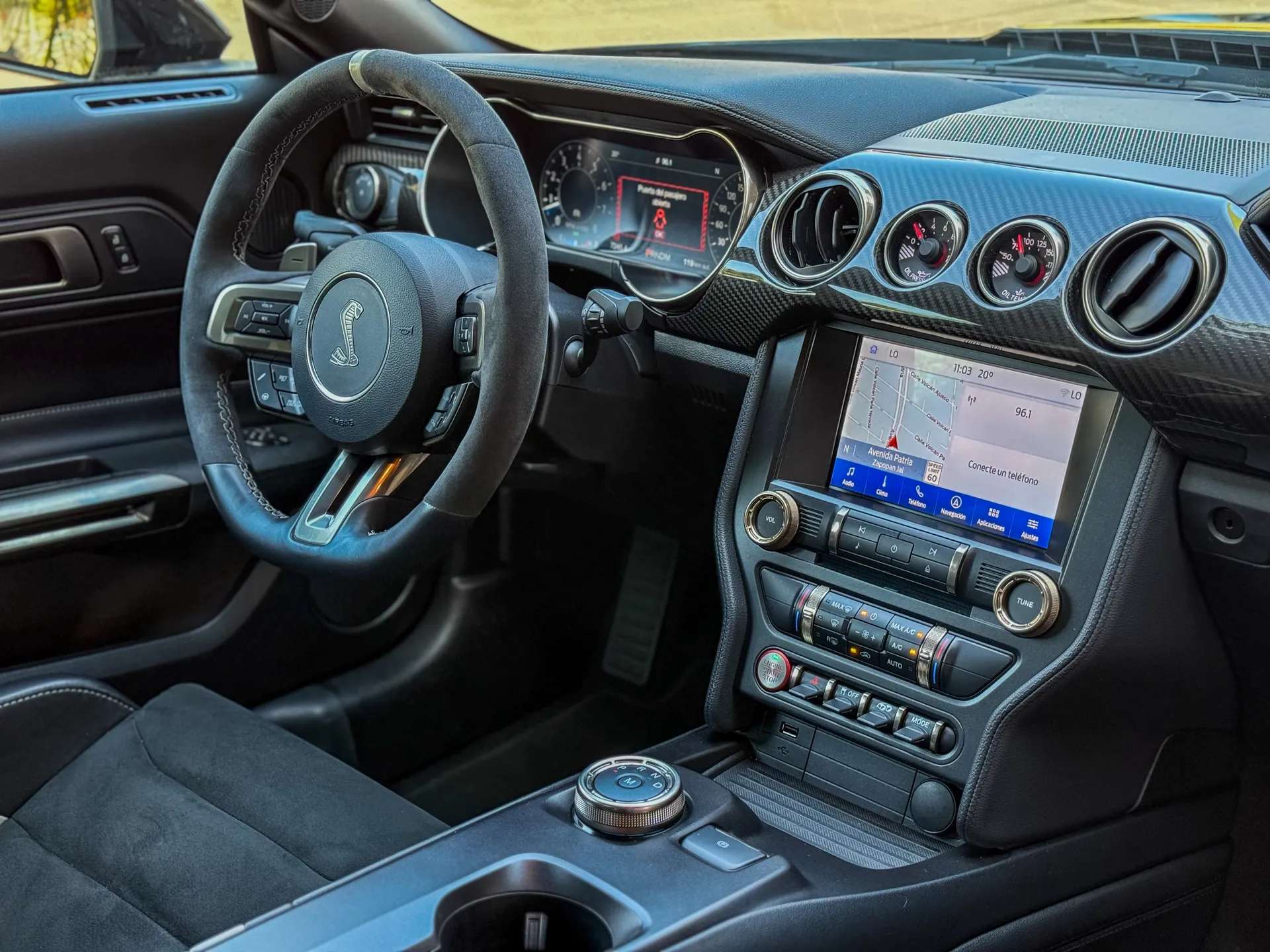 Car image 17