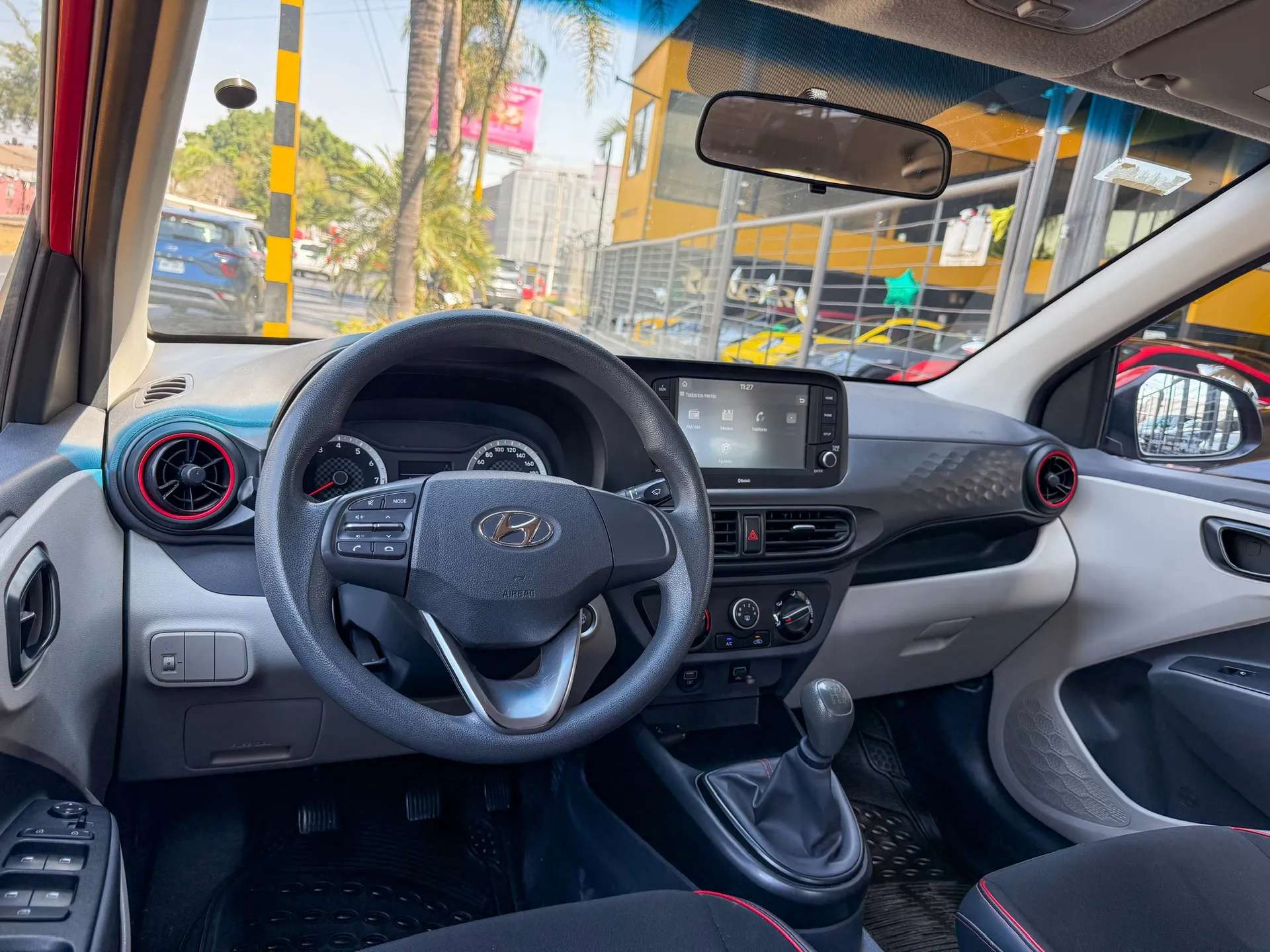 Car image 10