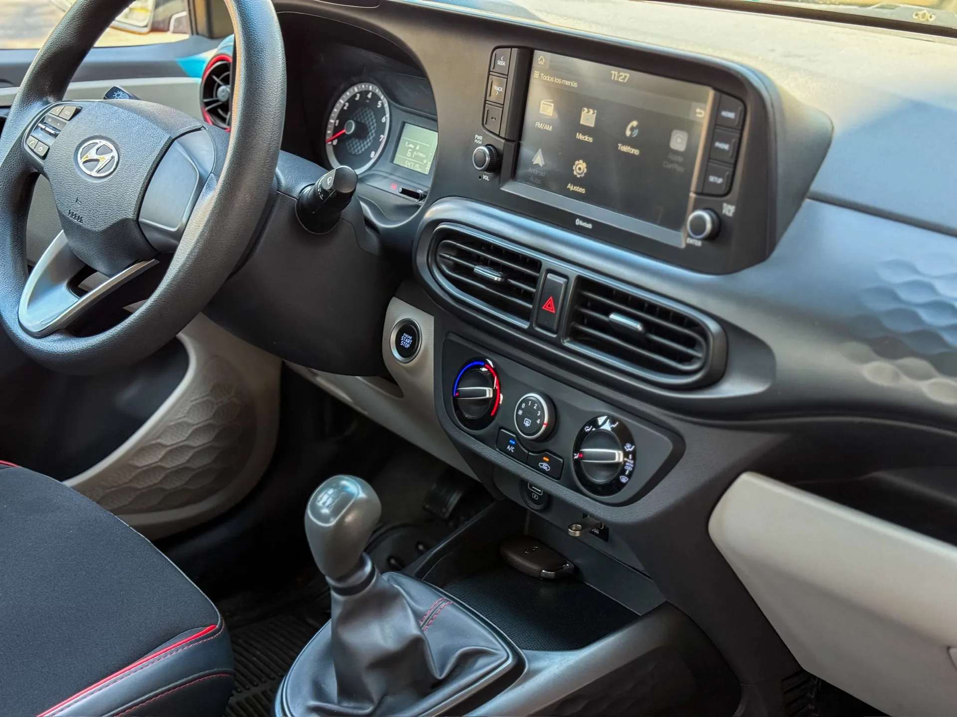 Car image 15