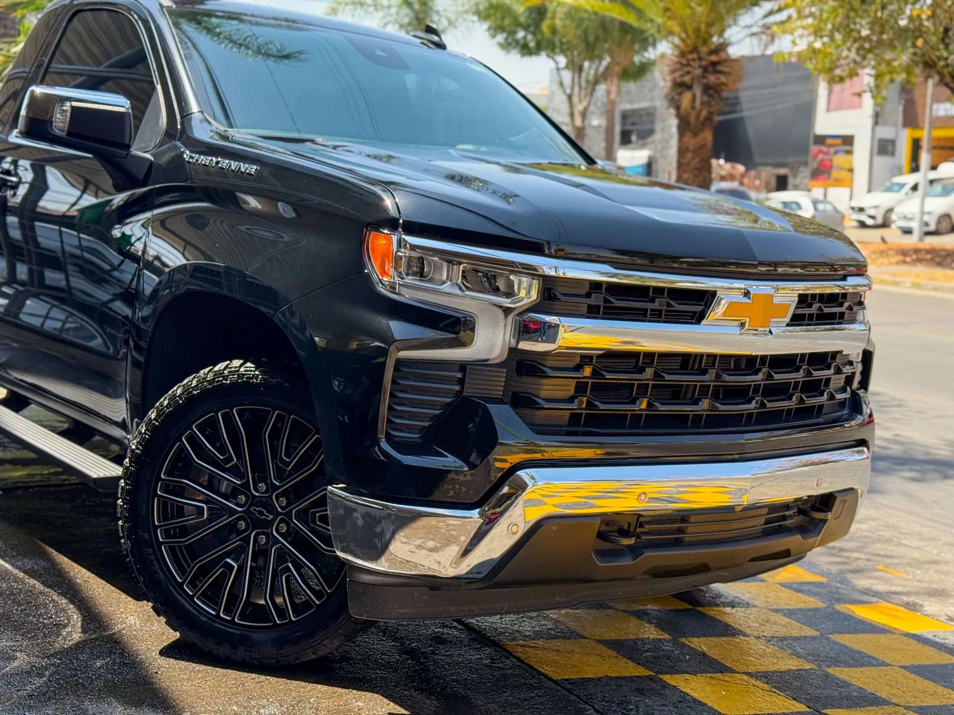 Car image 5