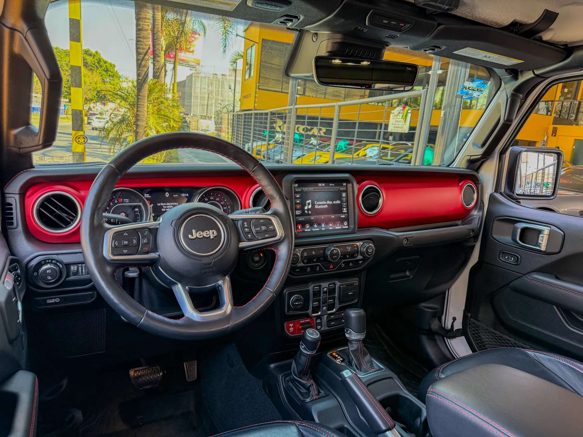 Car image 13