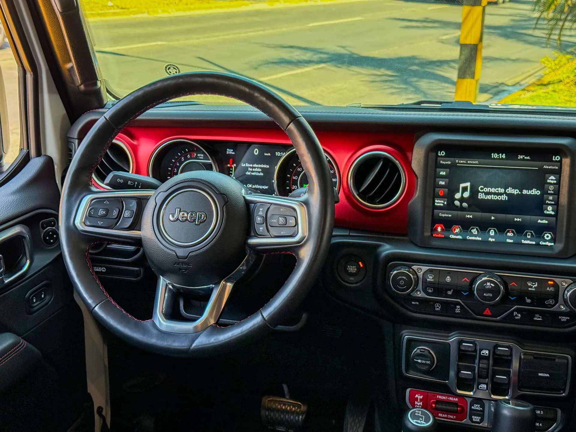 Car image 16