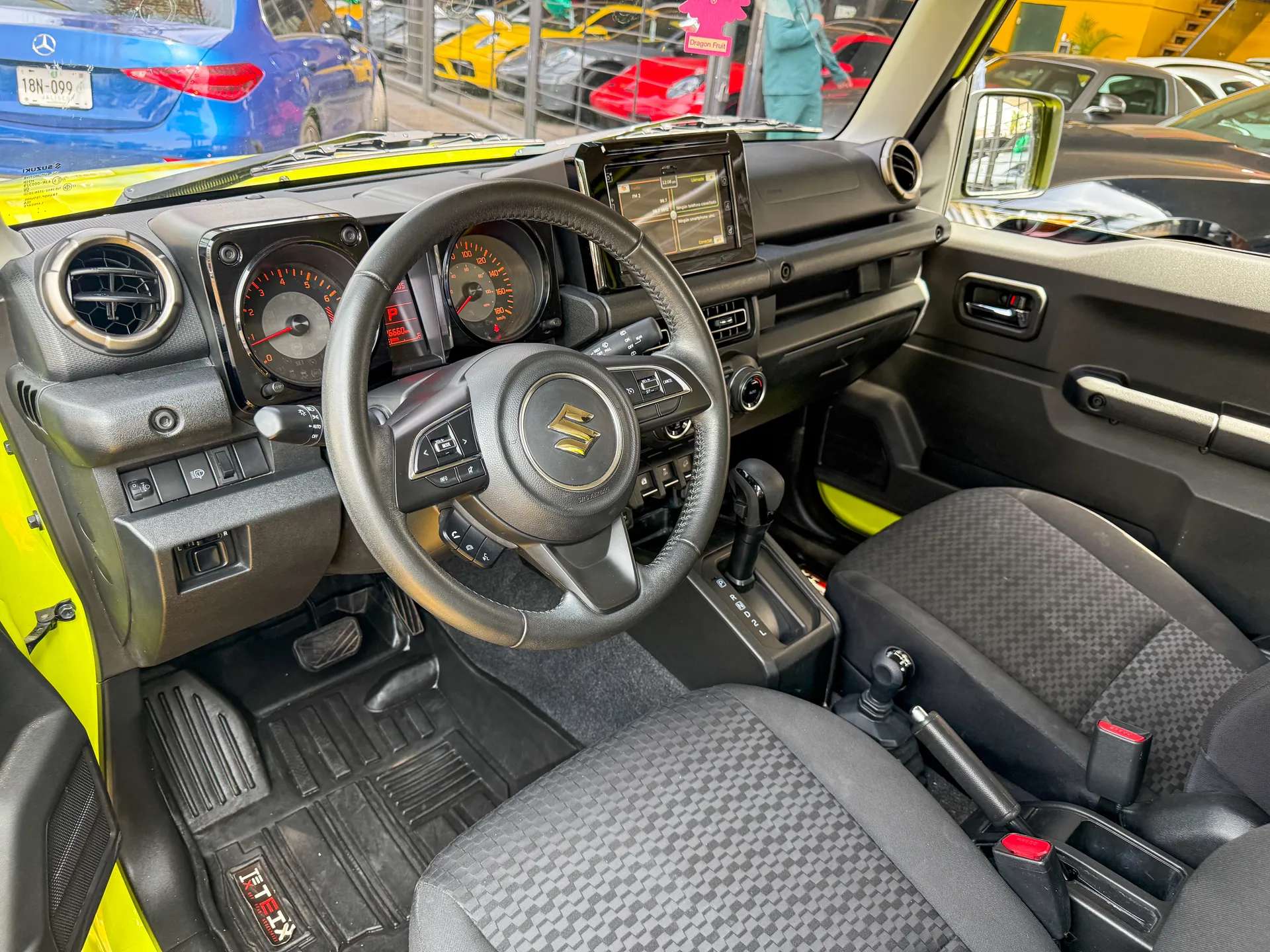 Car image 9